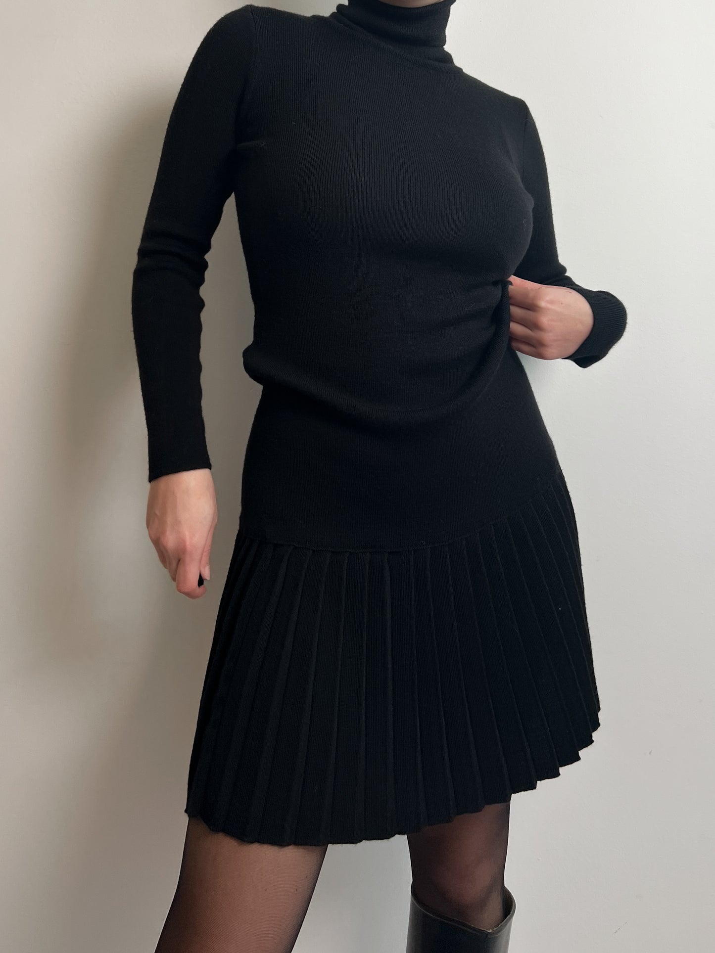 Pure merino wool black dress