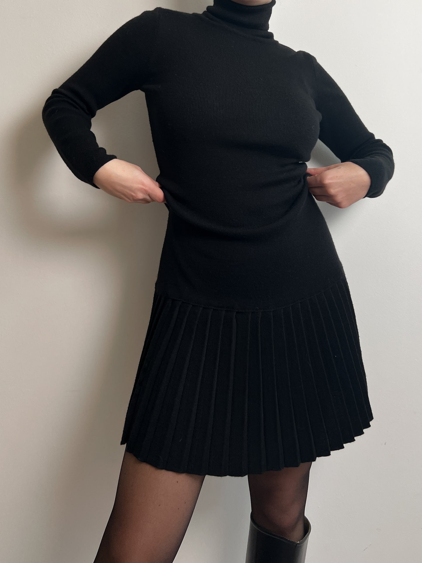 Pure merino wool black dress