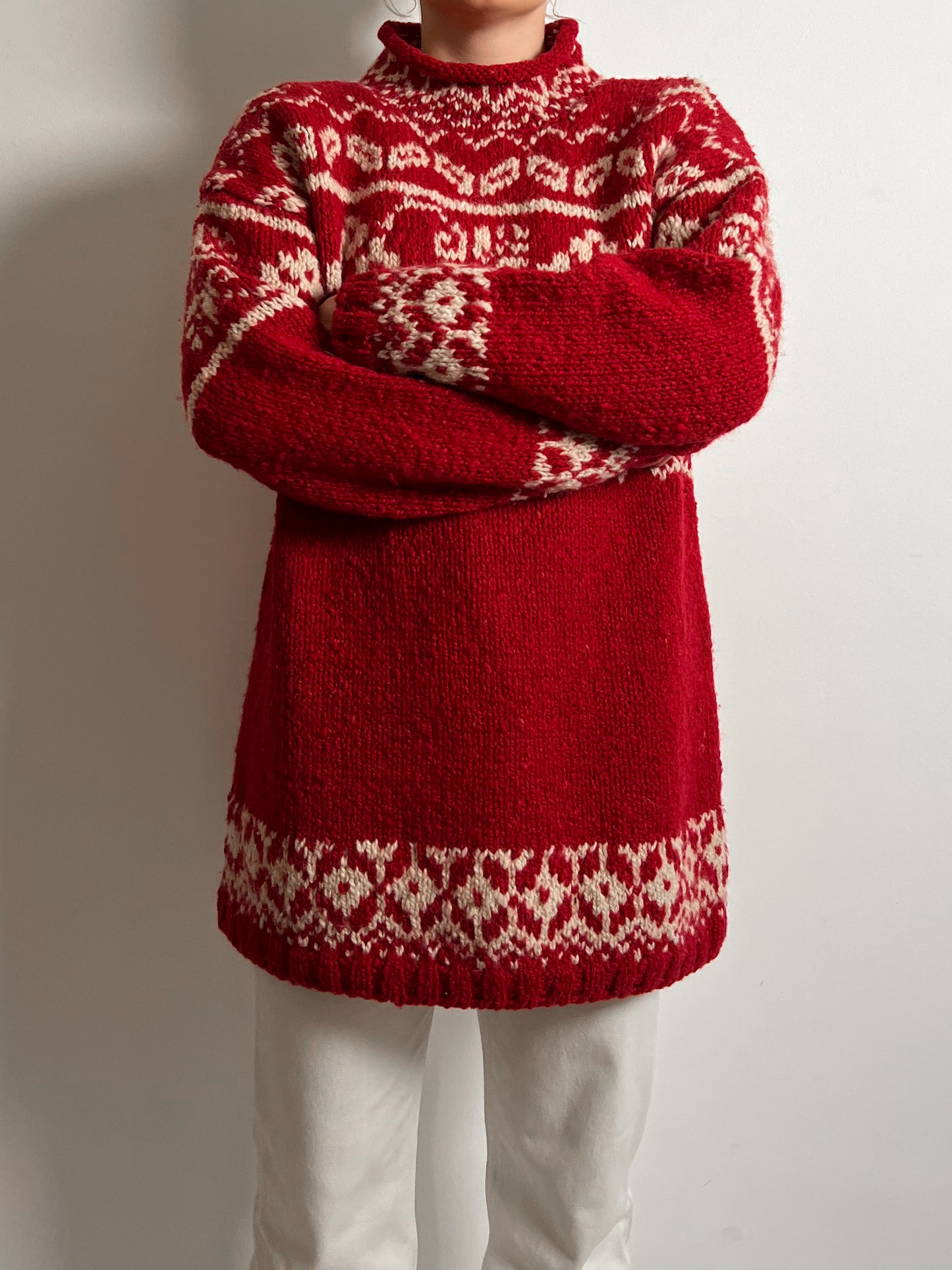 Pure wool red and white pull