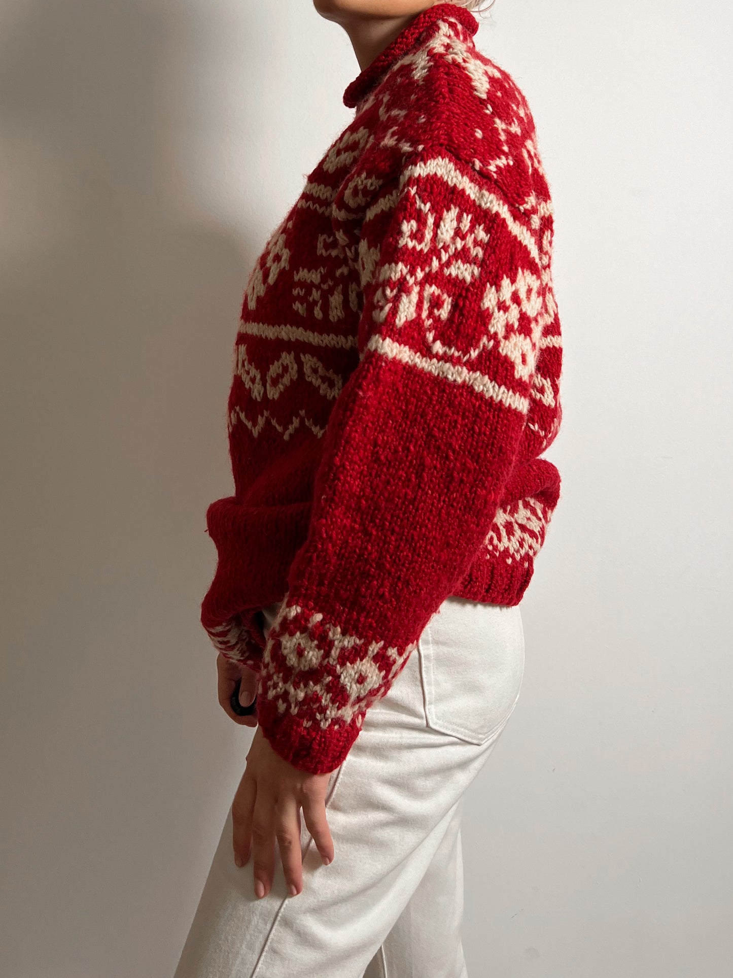 Pure wool red and white pull