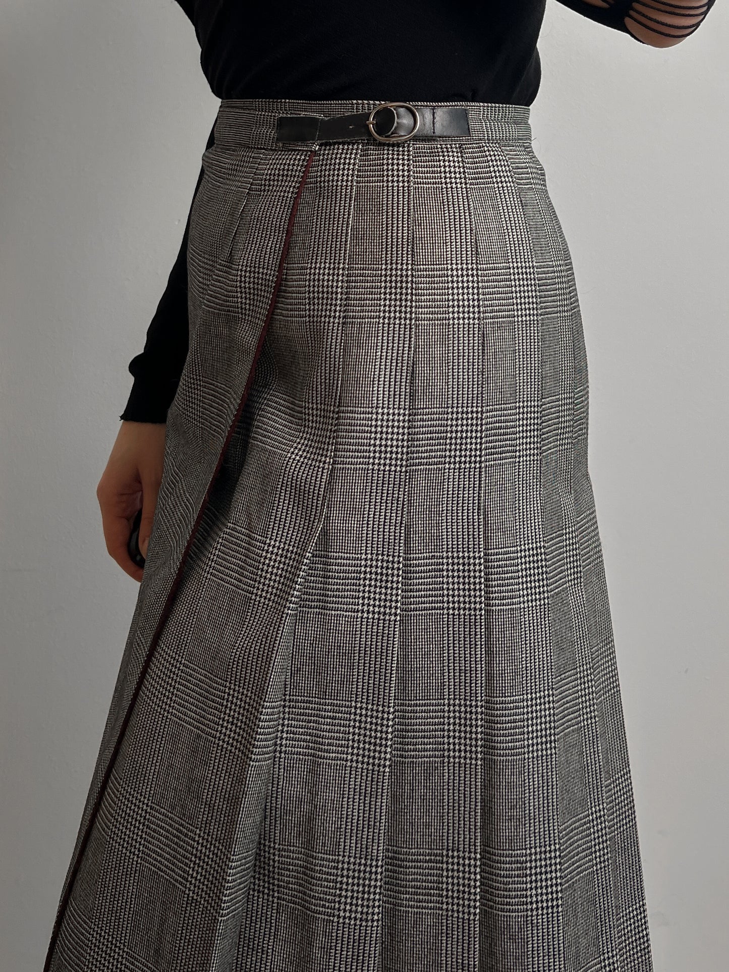 Pure wool pleated midi skirt