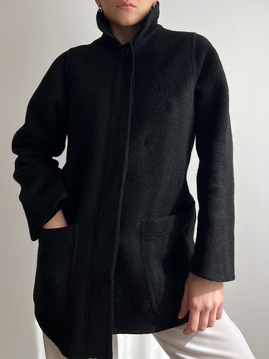 Cappotto nero in pura lana vergine