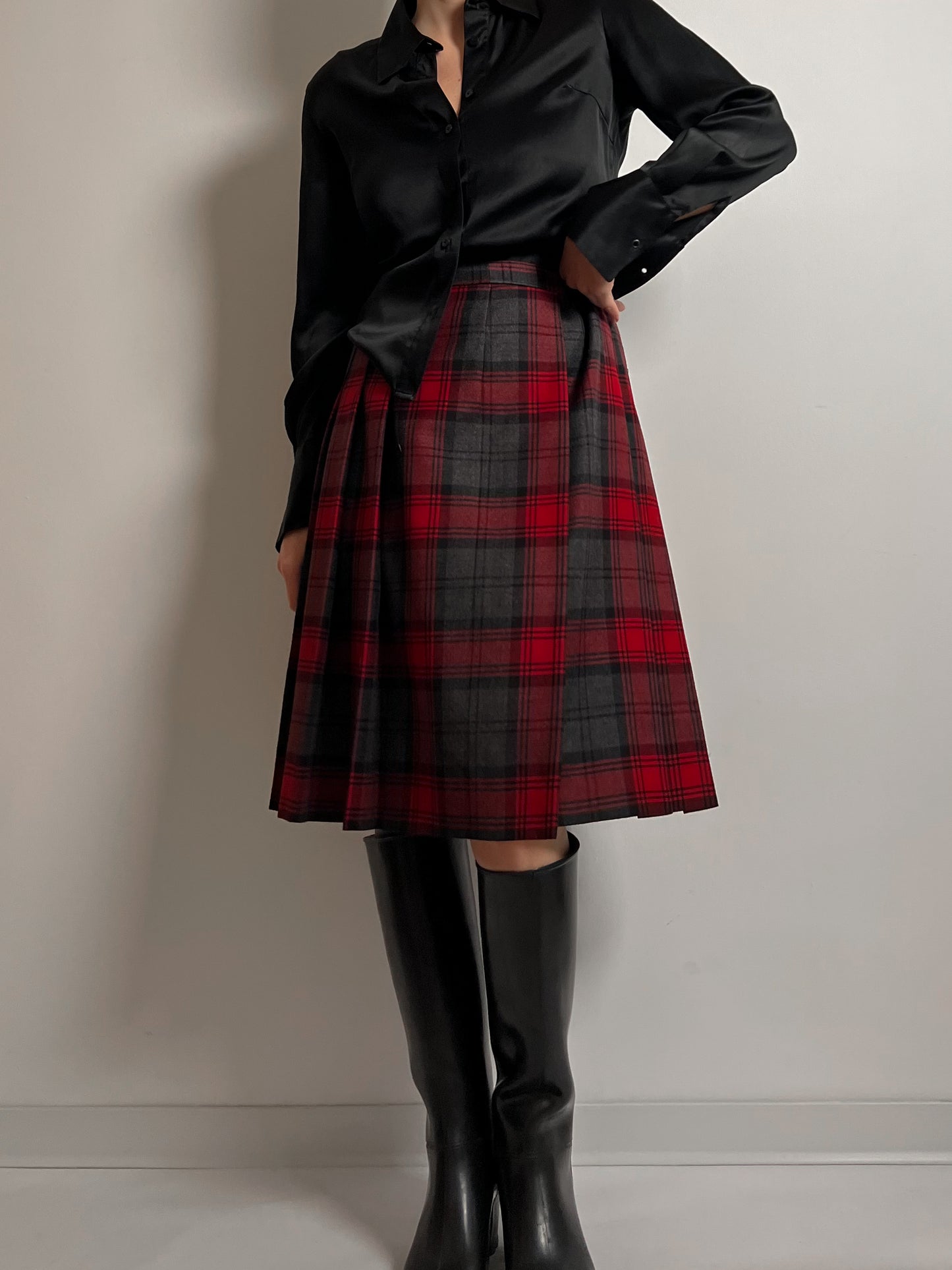 Pure wool pleated tartan skirt