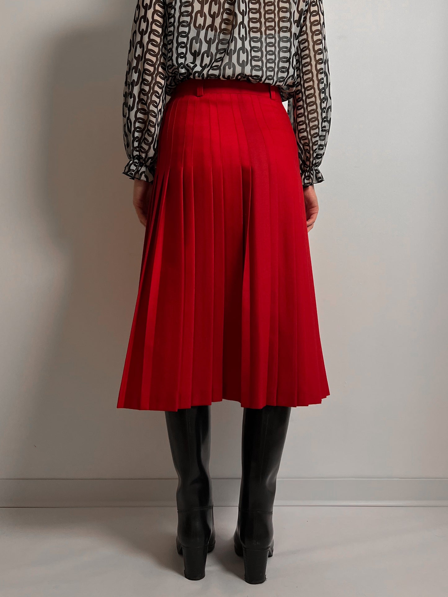 Pure virgin wool pleated red skirt