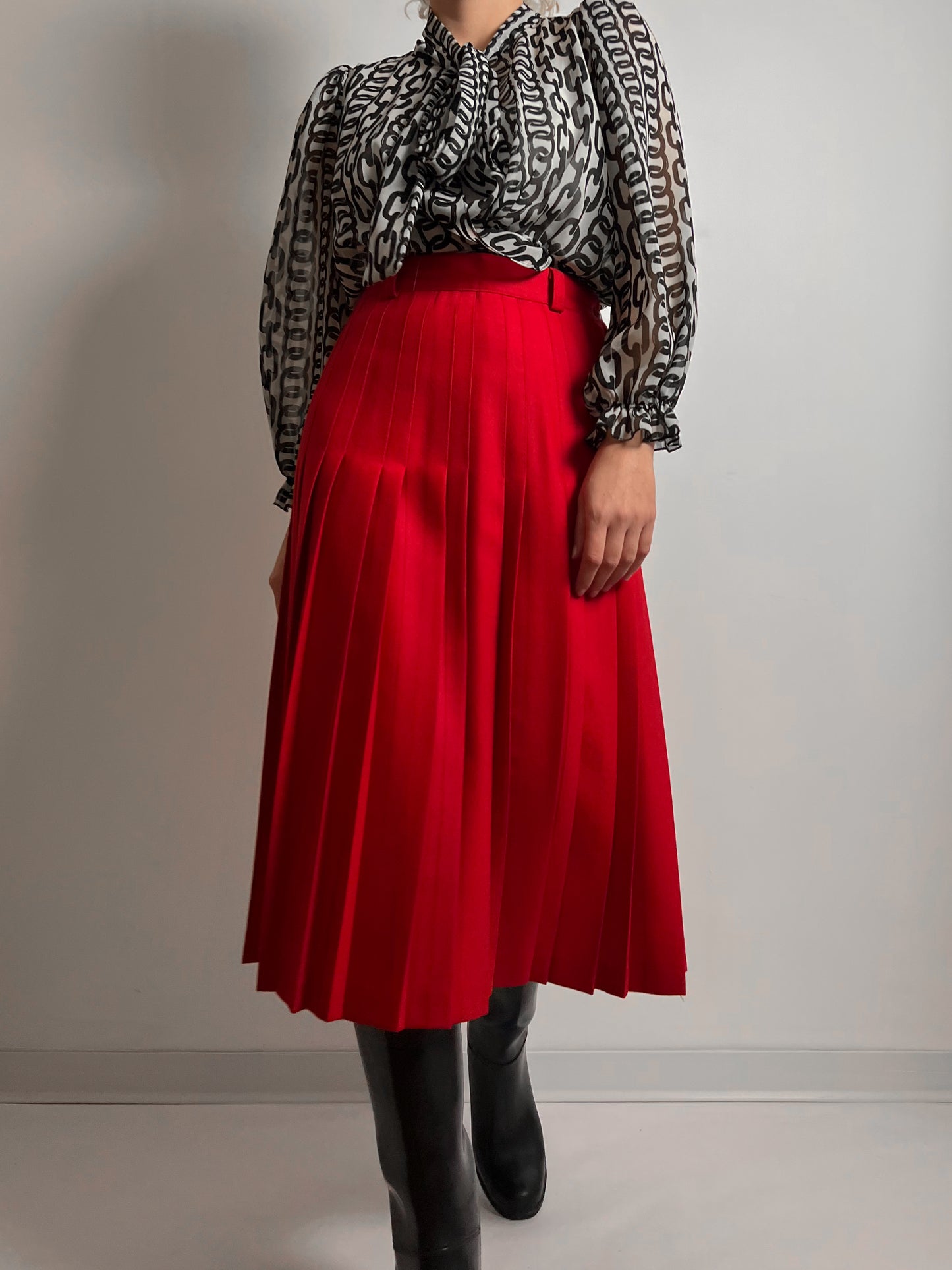 Pure virgin wool pleated red skirt