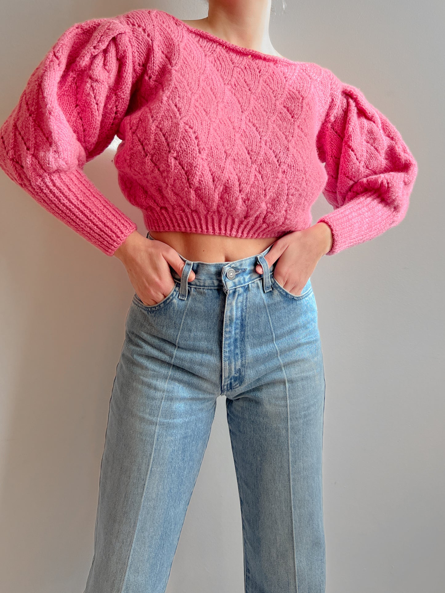 Pure wool embroidered pinky pull