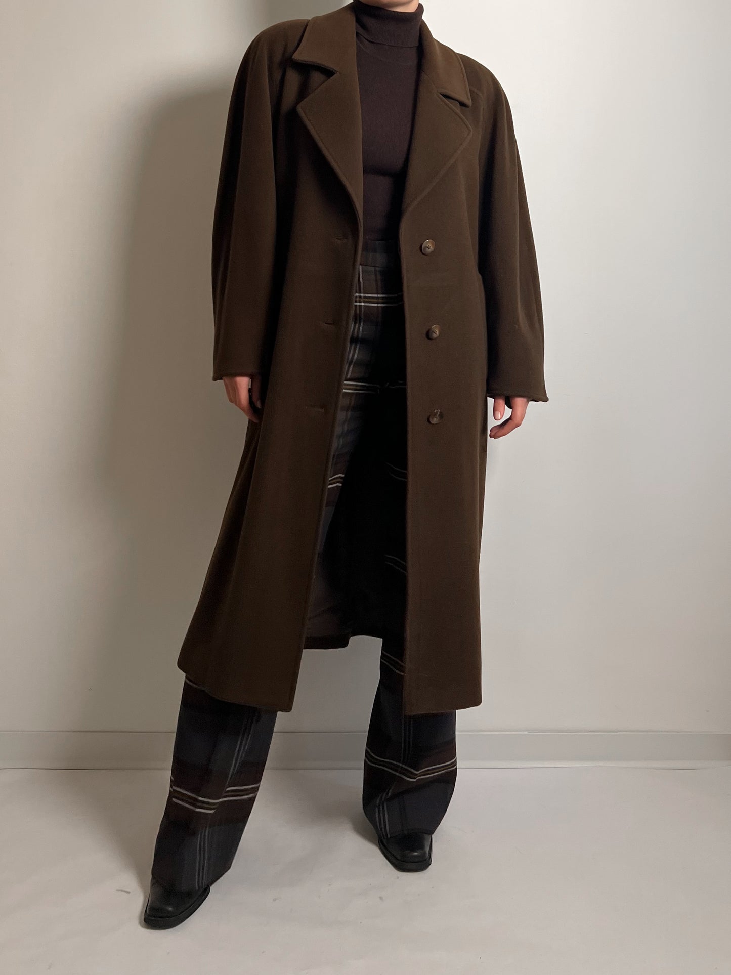 Wool and cashmere chocolate coat