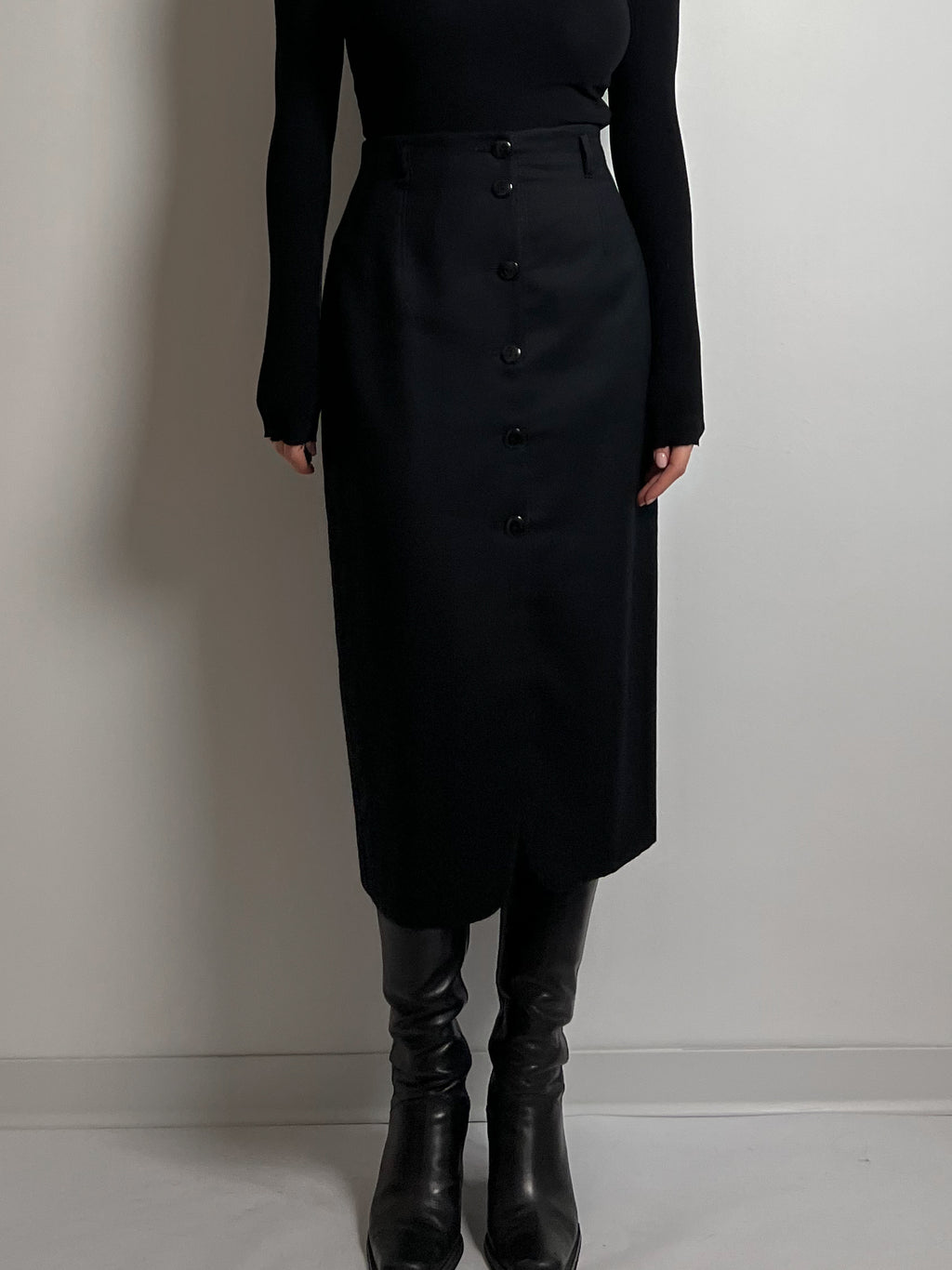 Pure virgin wool black longuette