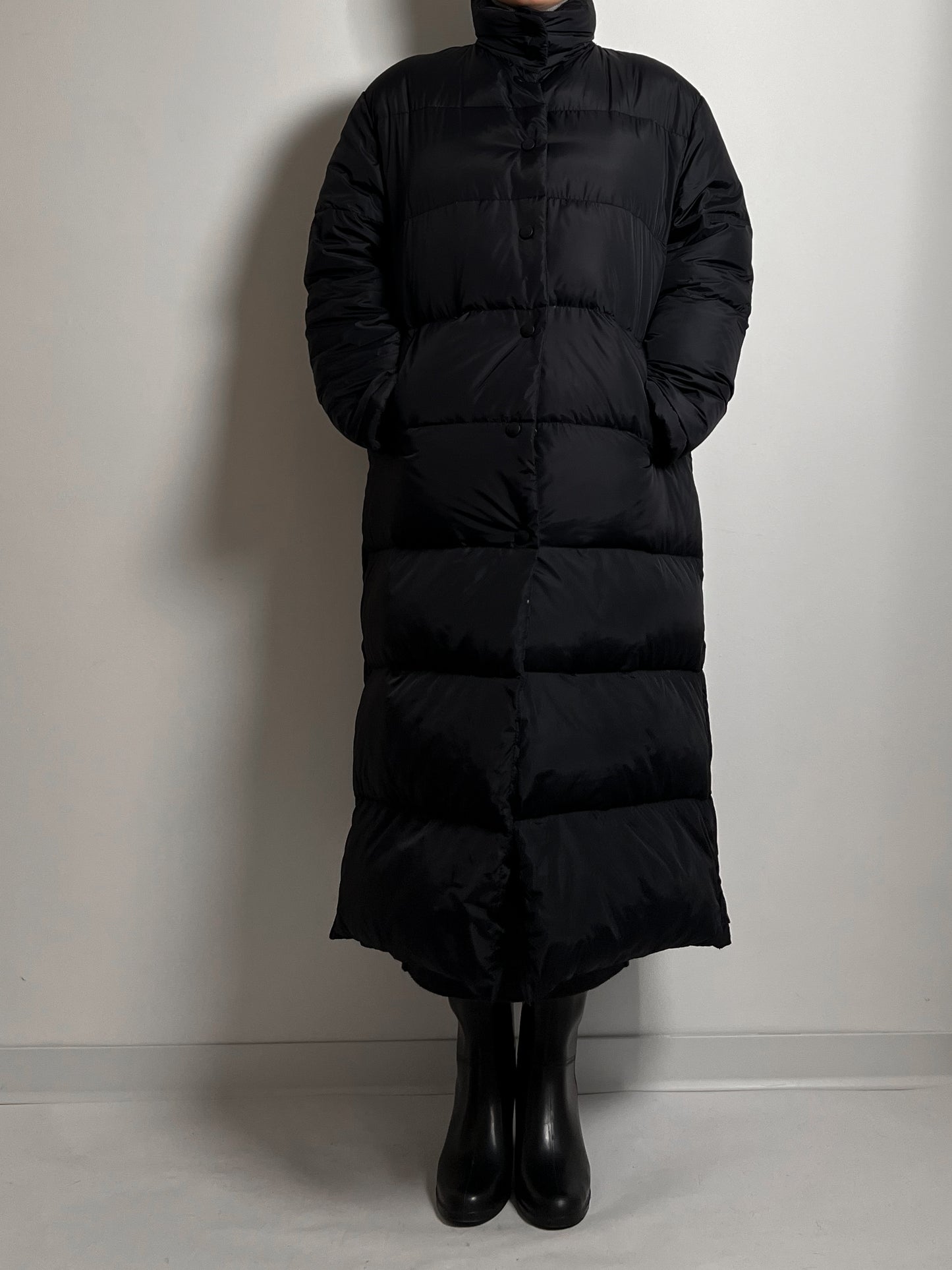 Real down black long puffer