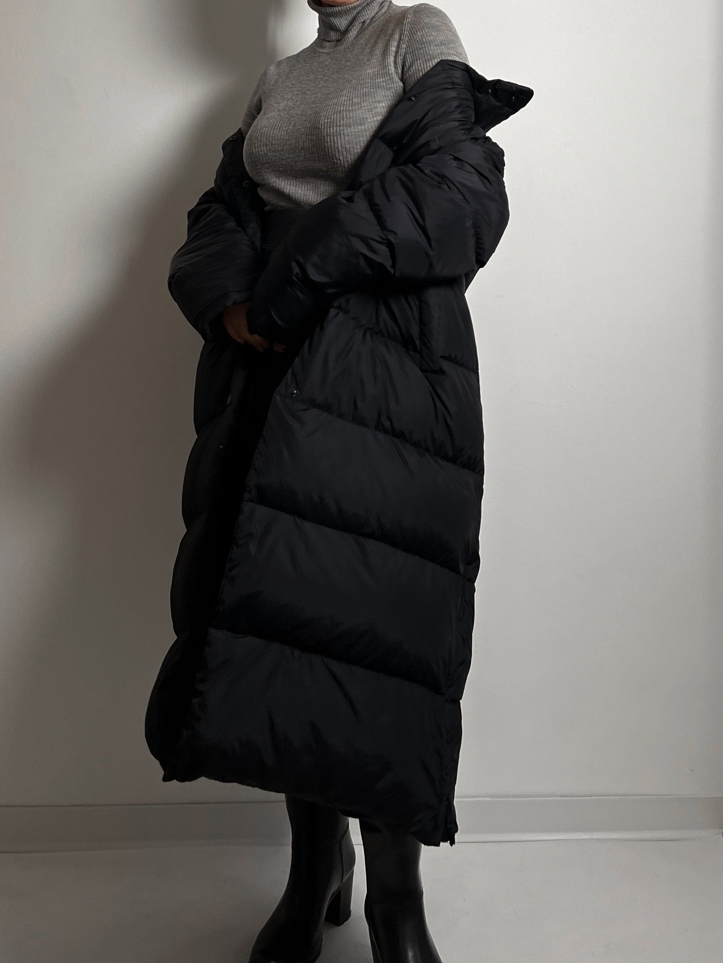 Real down black long puffer