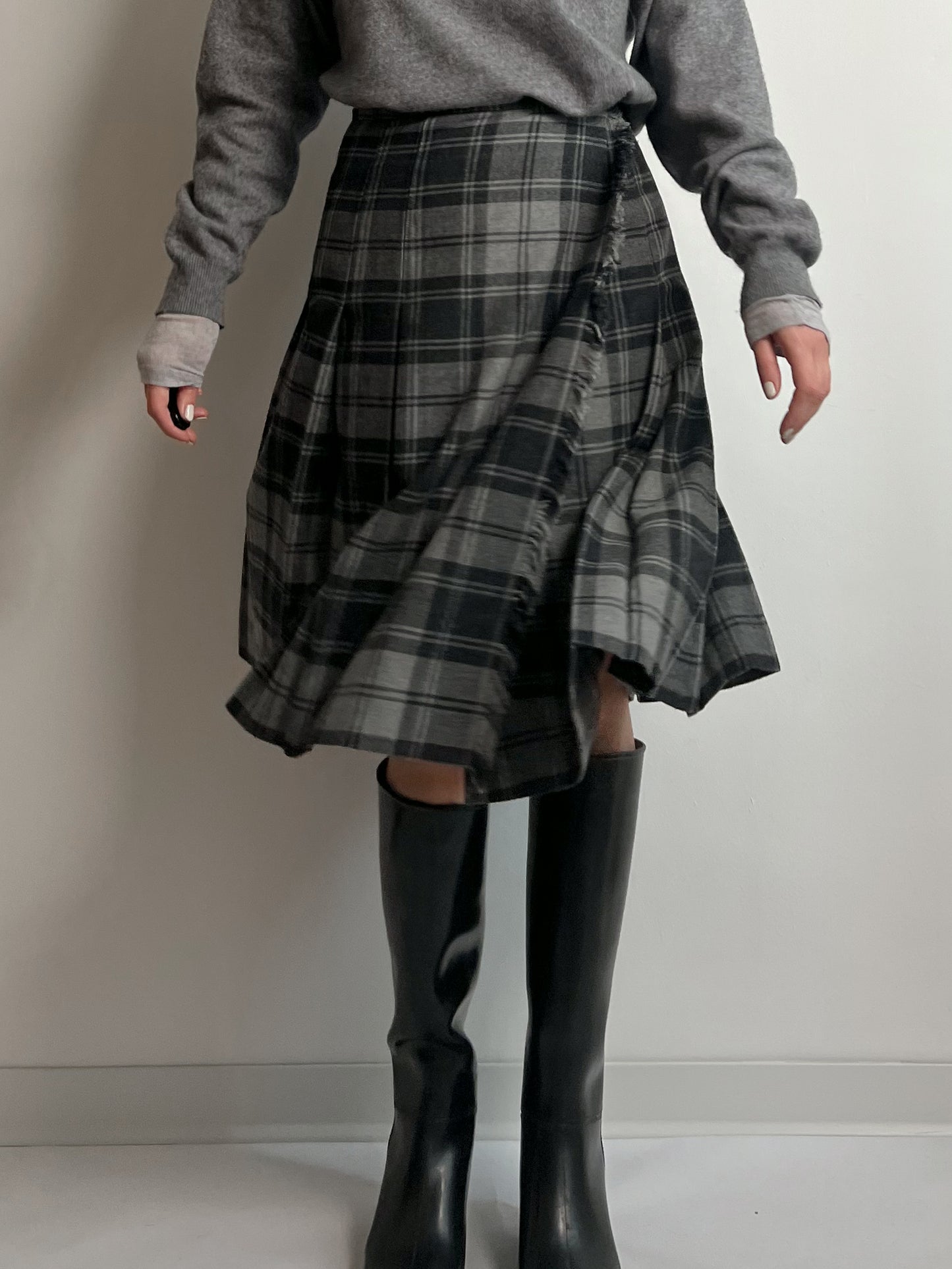 Pure wool pleated tartan skirt