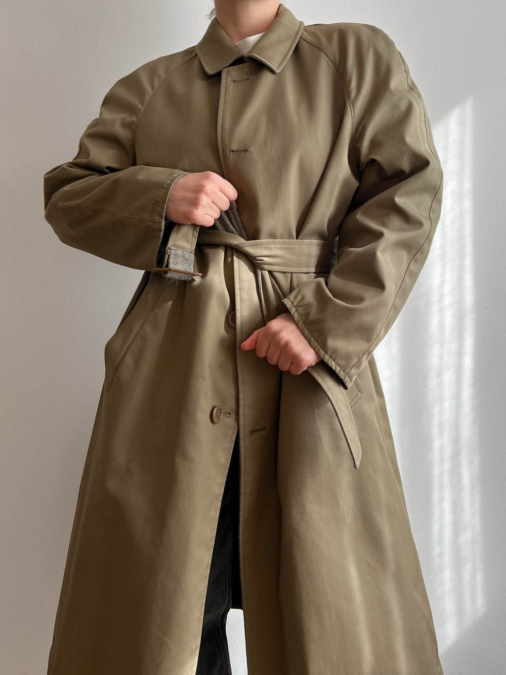 Double face trench