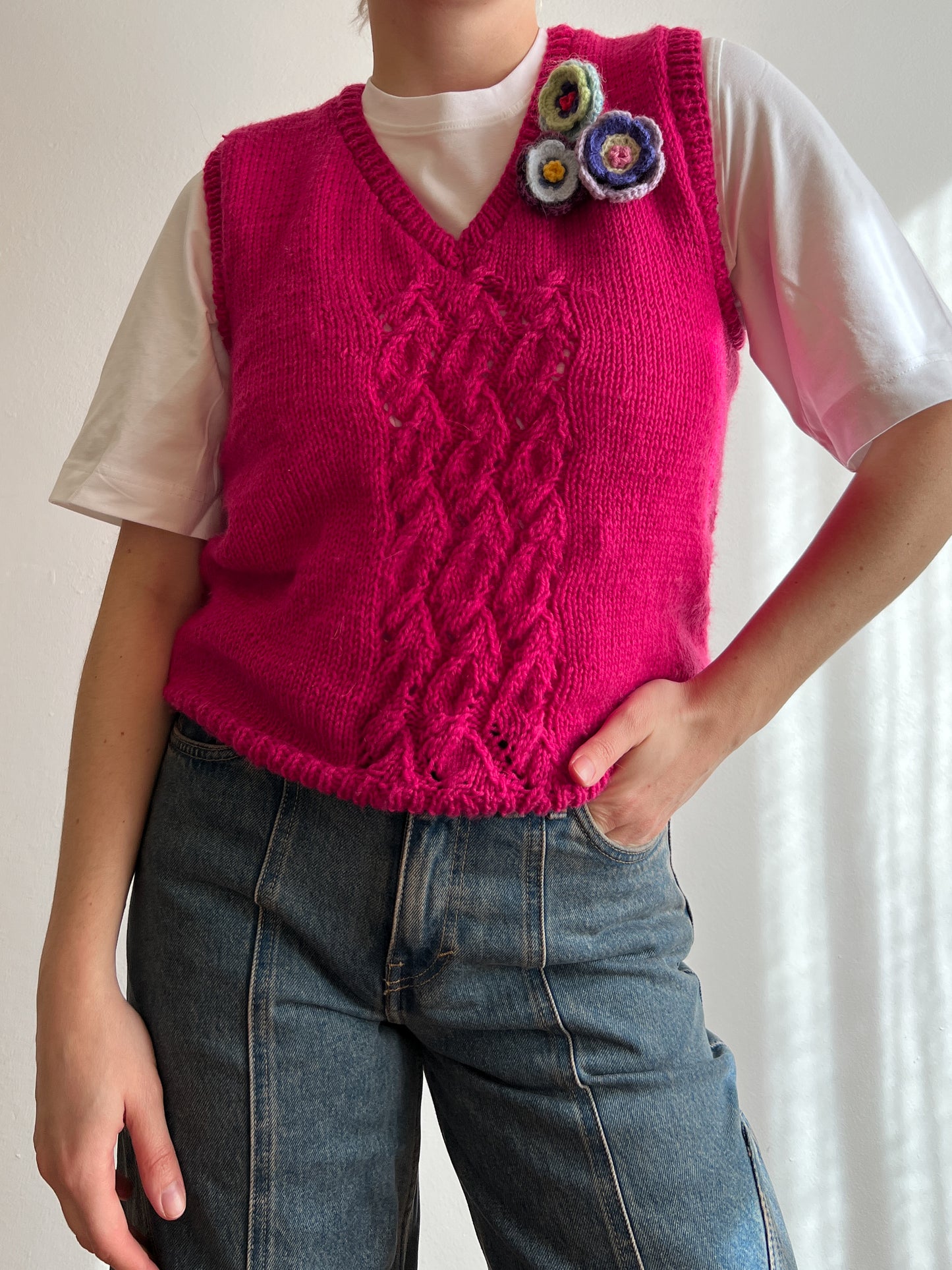 Pure wool embroidered pink vest