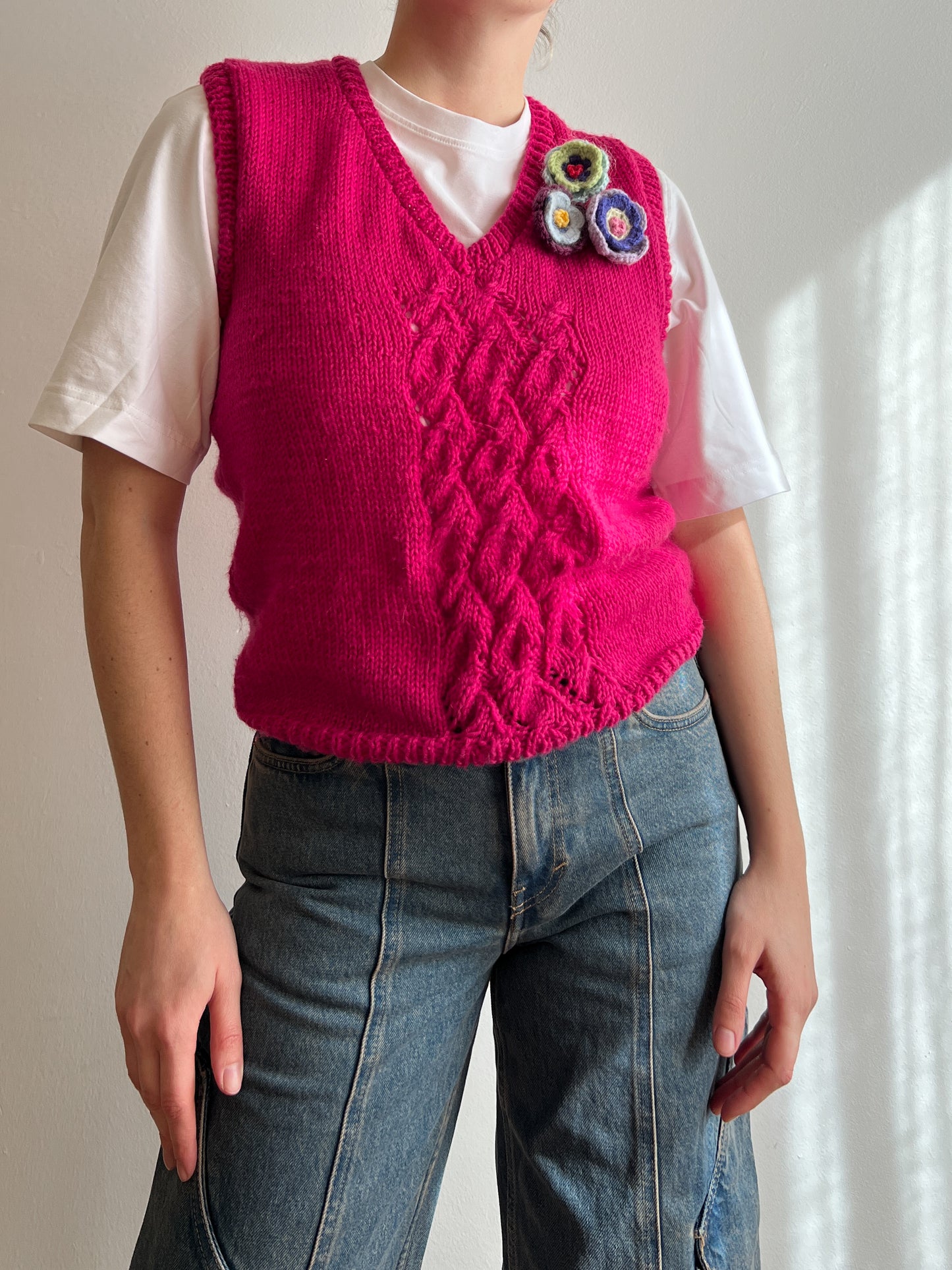 Pure wool embroidered pink vest