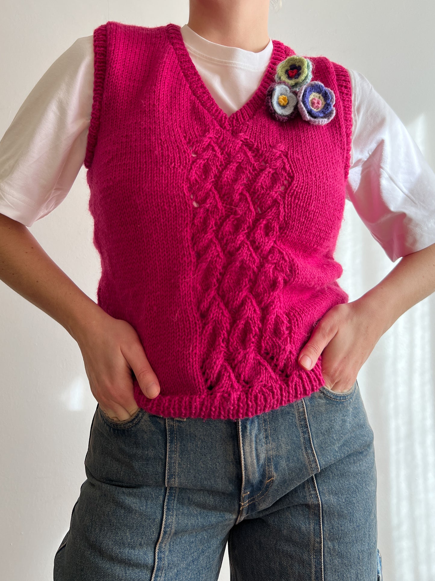 Pure wool embroidered pink vest