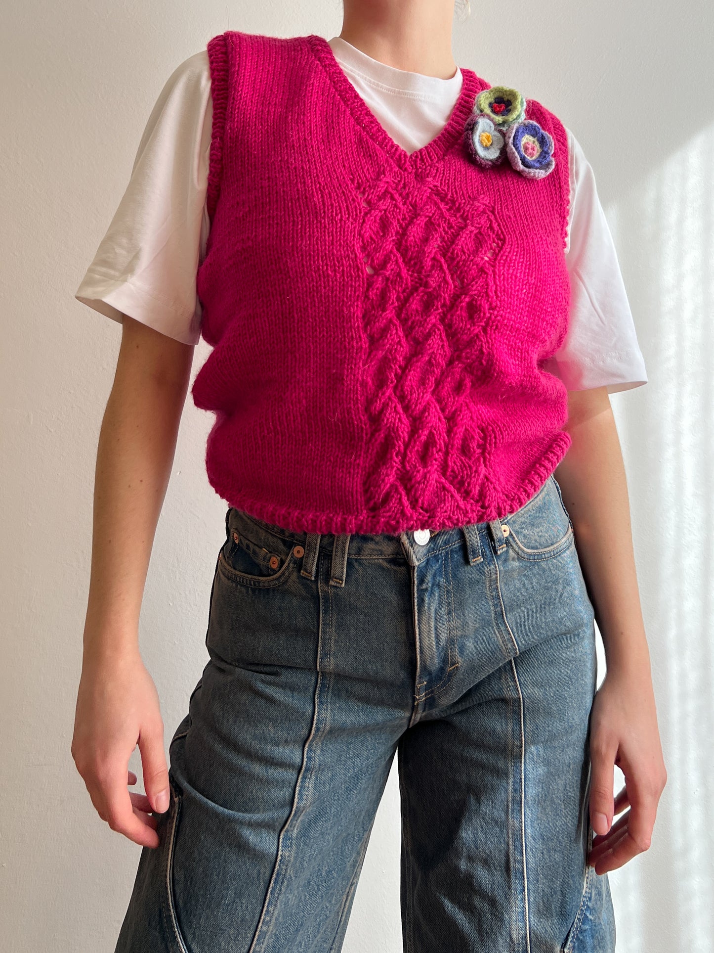 Pure wool embroidered pink vest