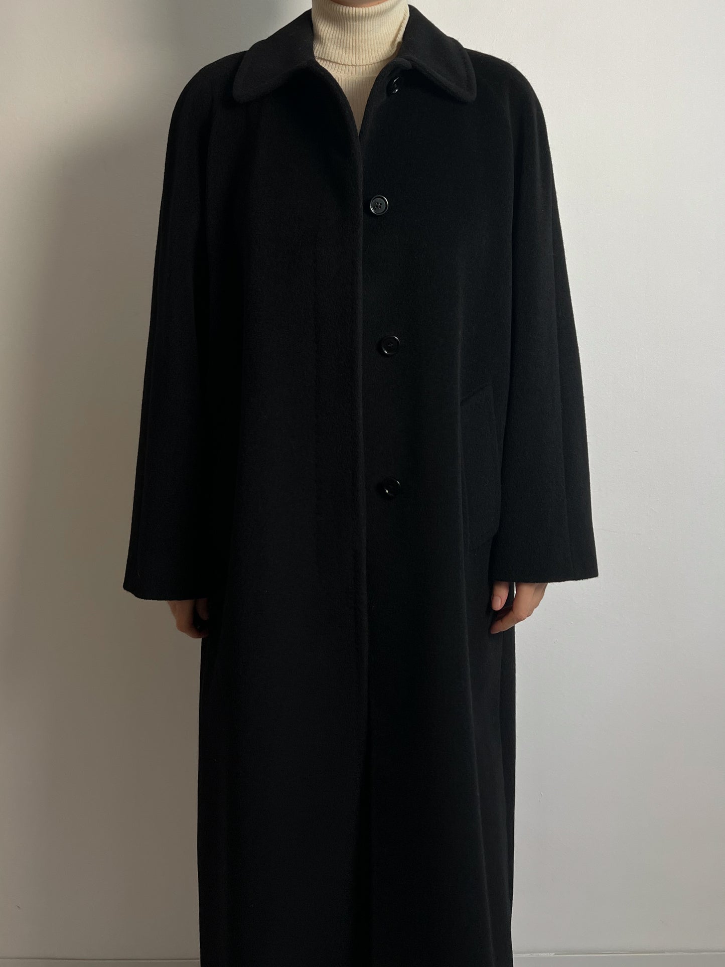 Piacenza pure wool black coat