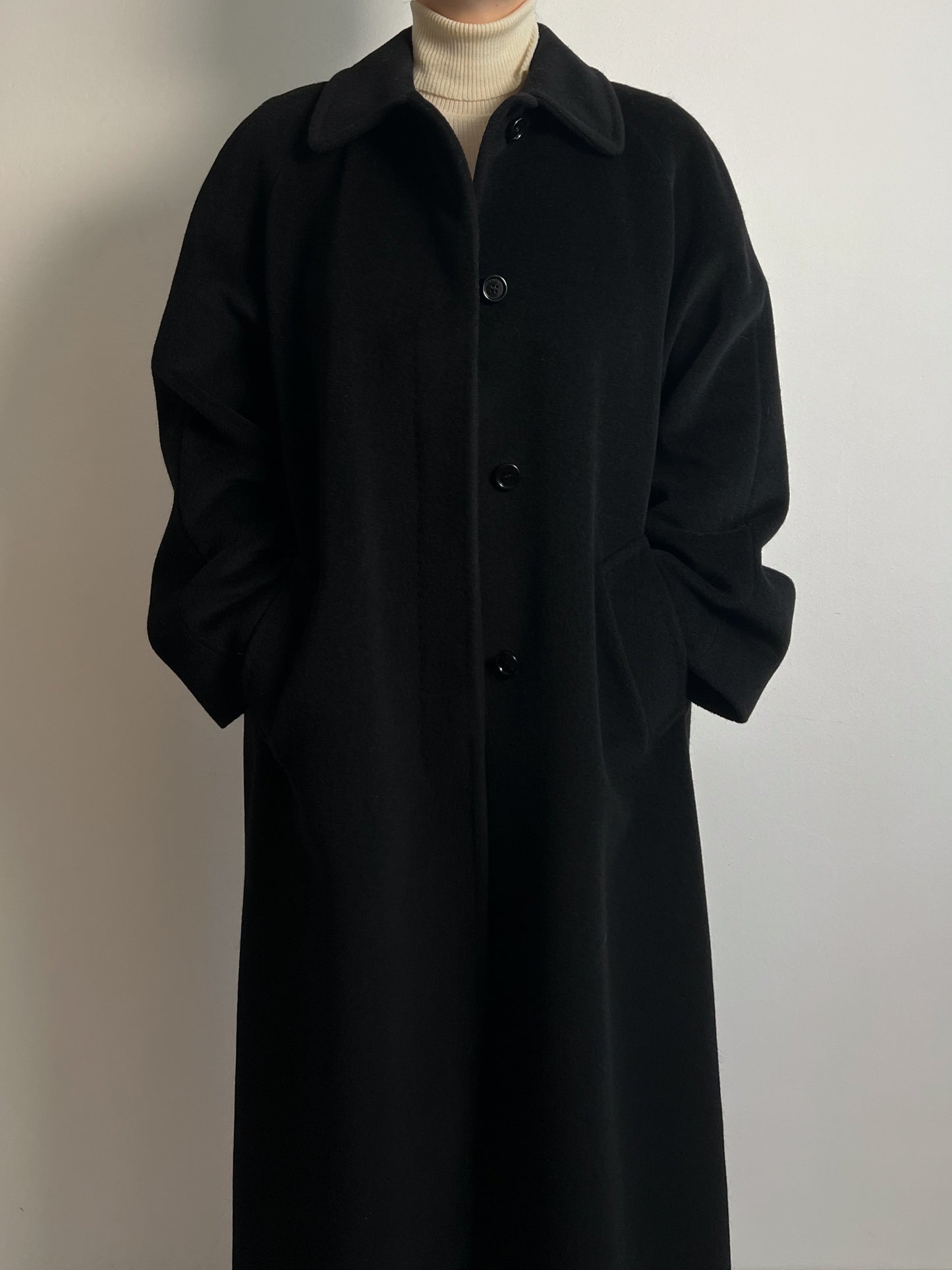 Piacenza pure wool black coat