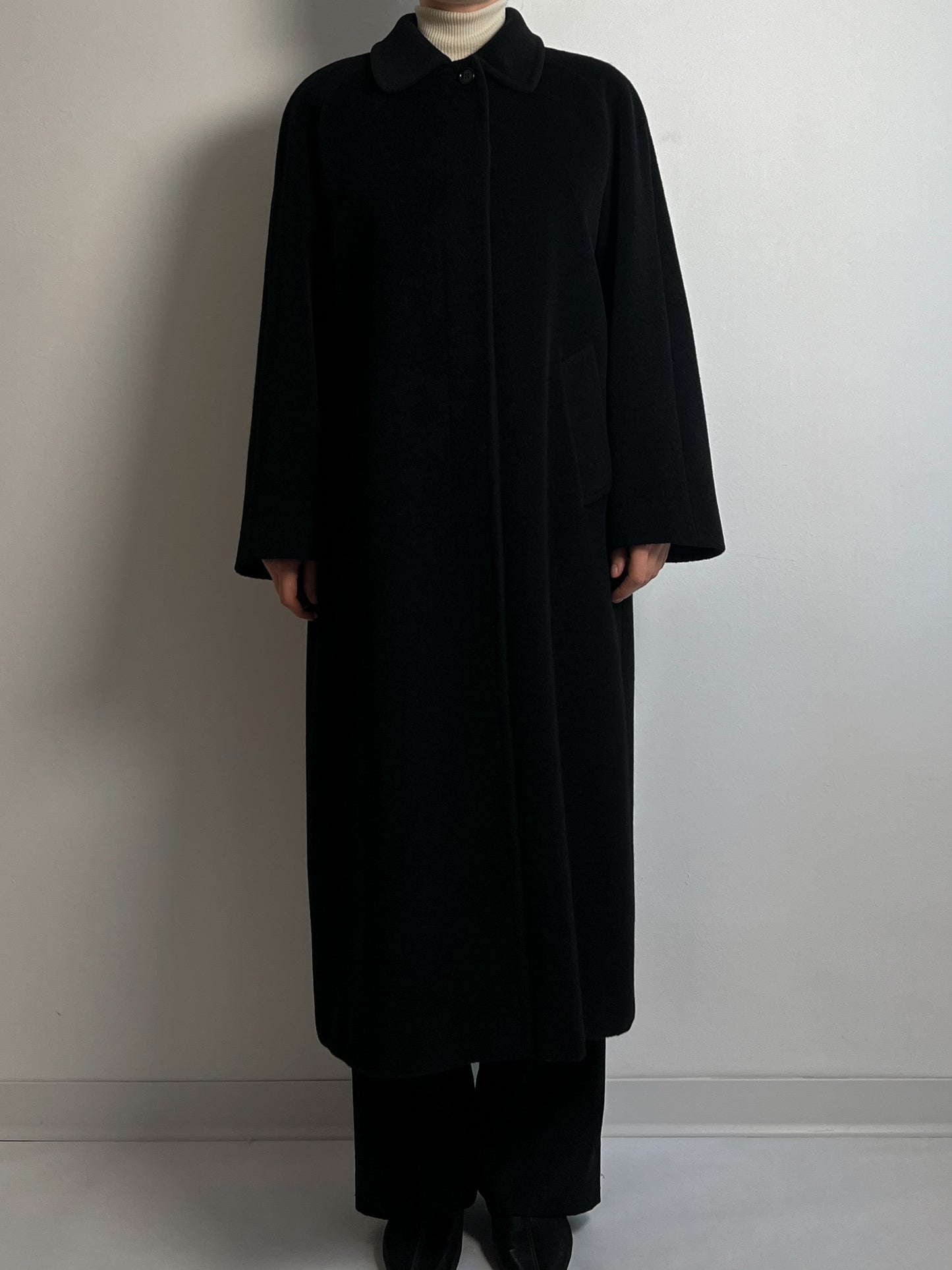 Piacenza pure wool black coat