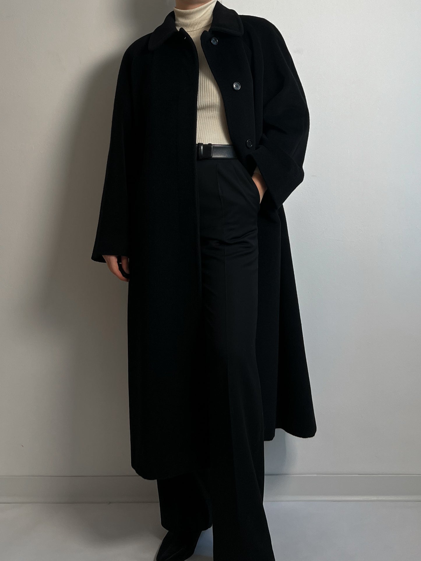 Piacenza pure wool black coat