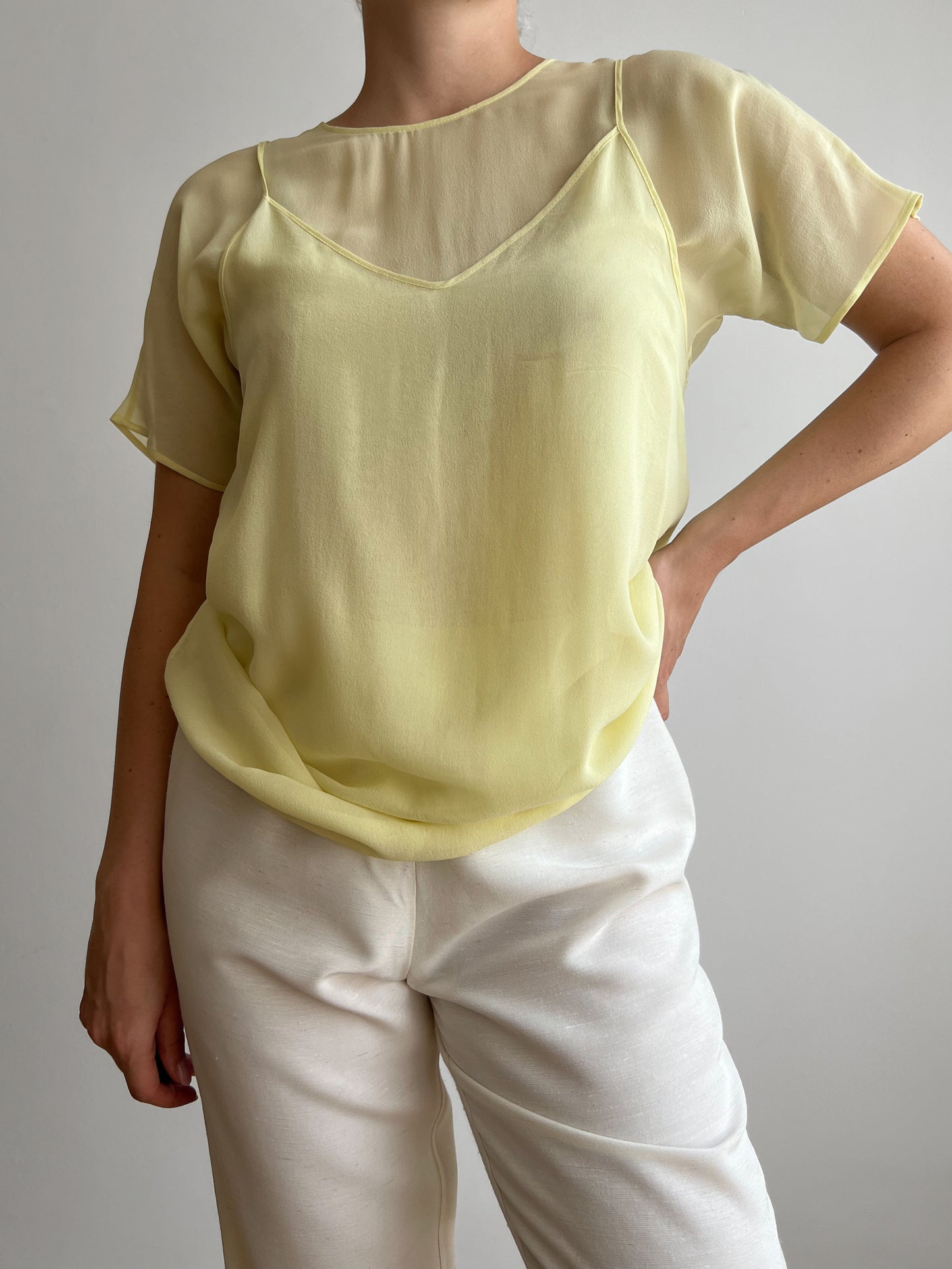 Blusa gialla in seta