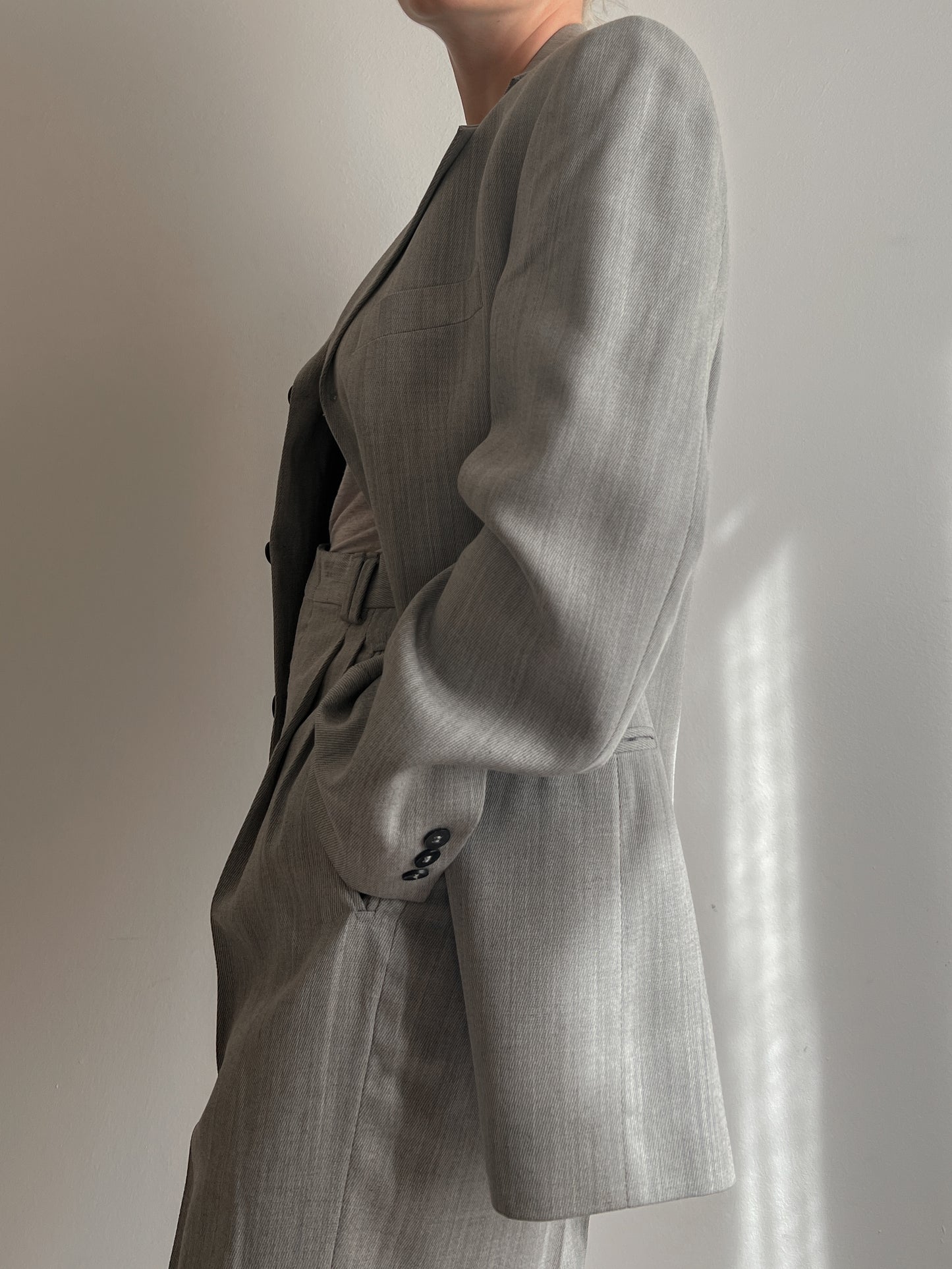 Wool and viscose light grey suit