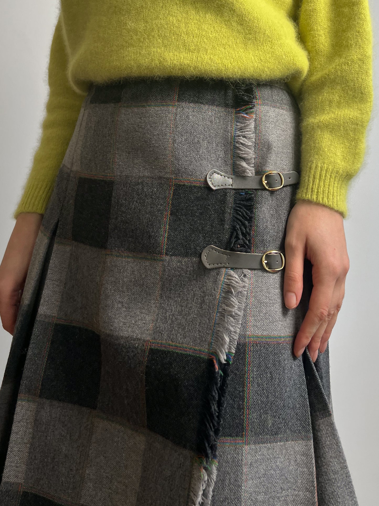 Pure wool pleated grey skirt