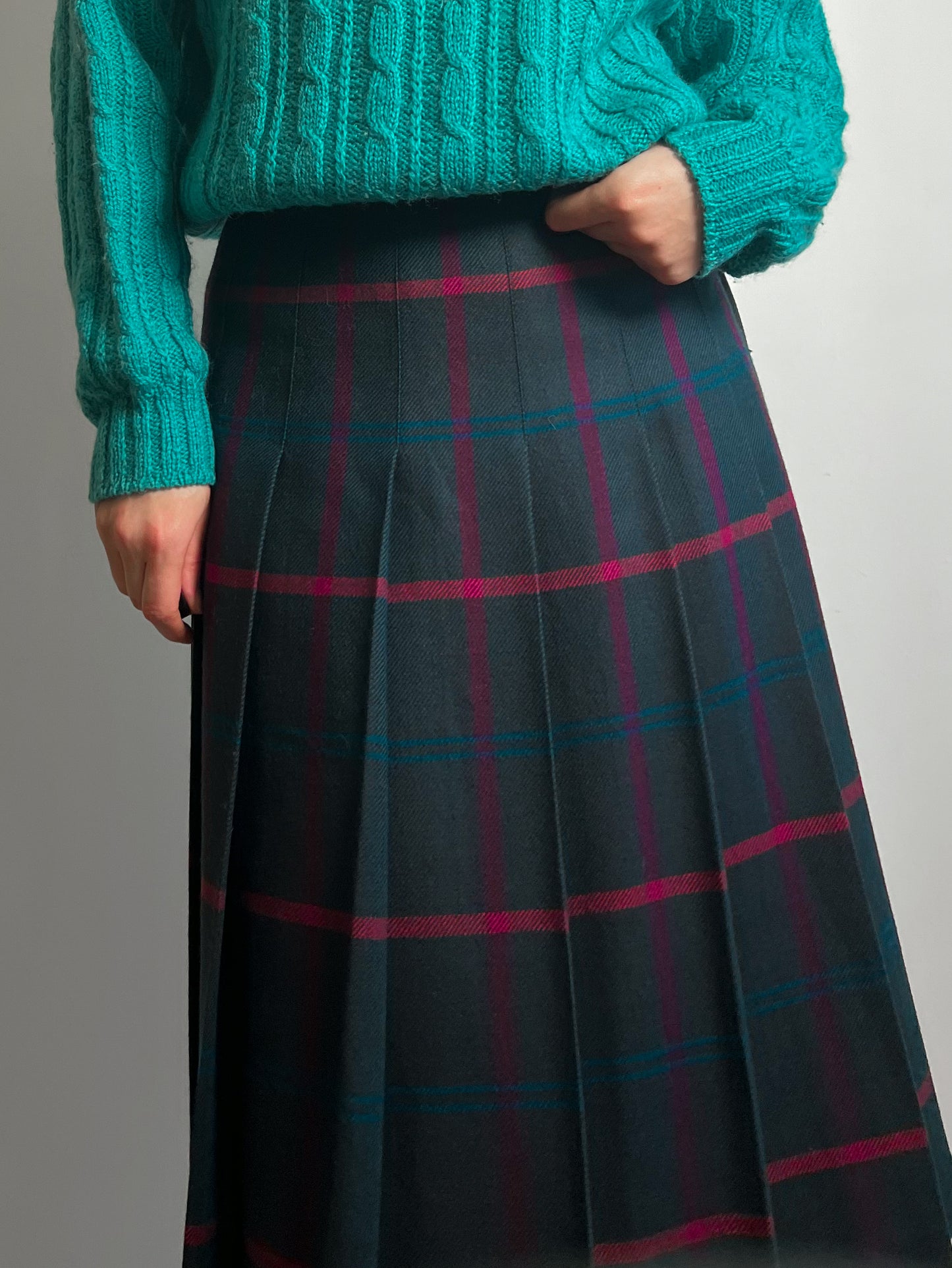 Pure virgin wool pleated skirt