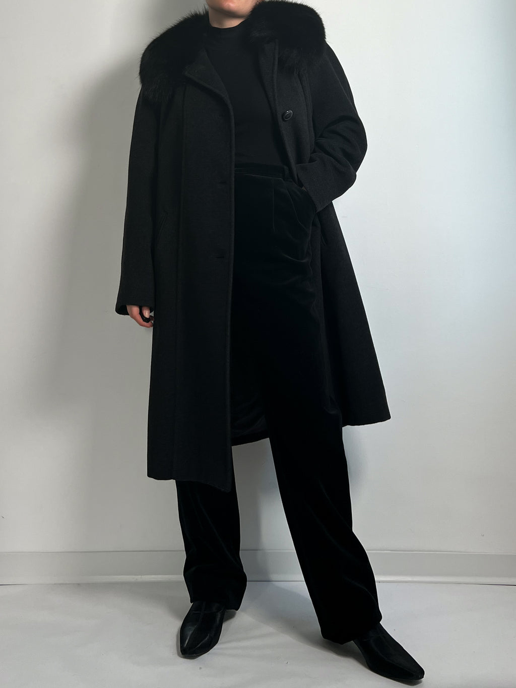 Pure virgin wool grey coat with fur