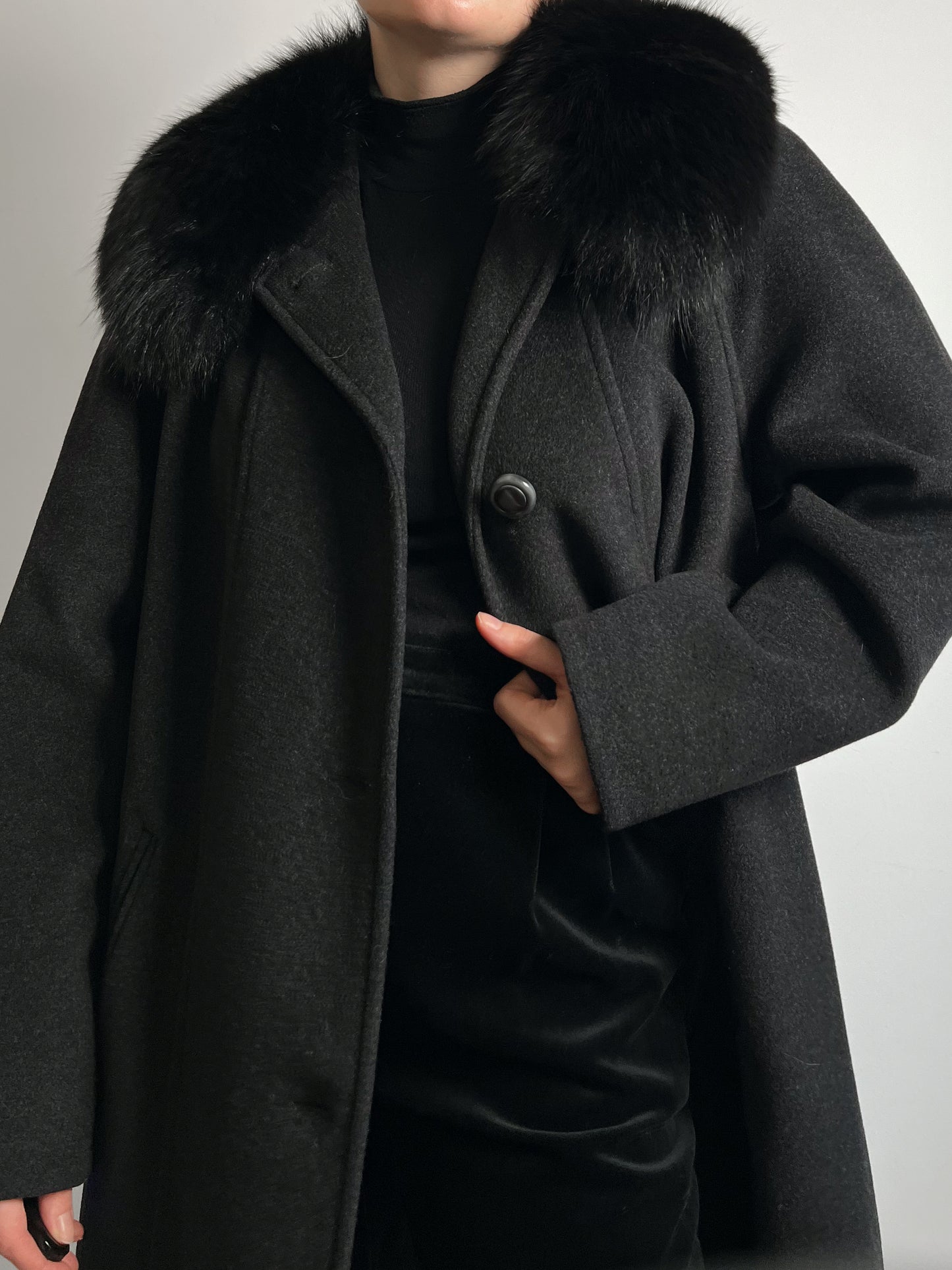 Pure virgin wool grey coat with fur