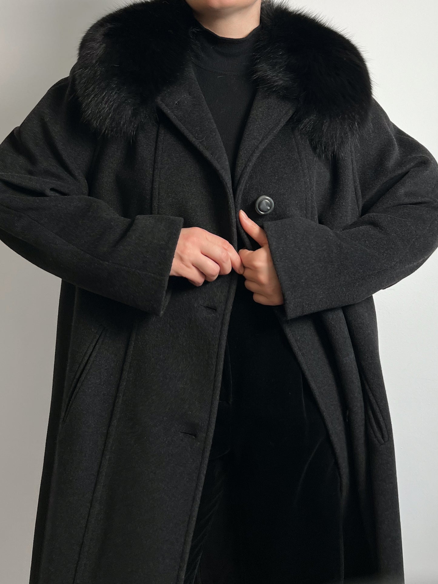 Pure virgin wool grey coat with fur