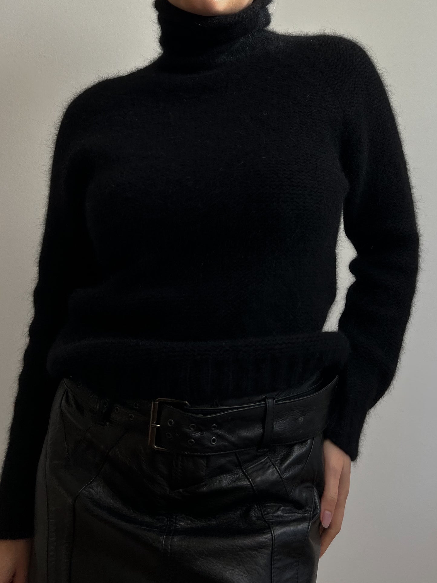 Vintage lambswool and angora black turtleneck pull