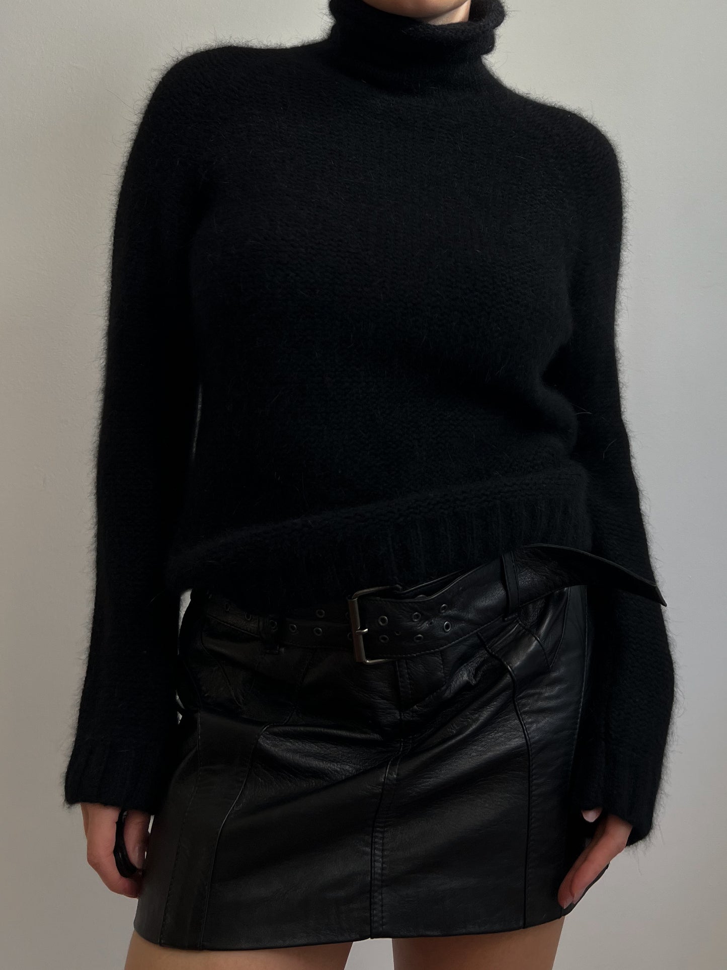 Vintage lambswool and angora black turtleneck pull