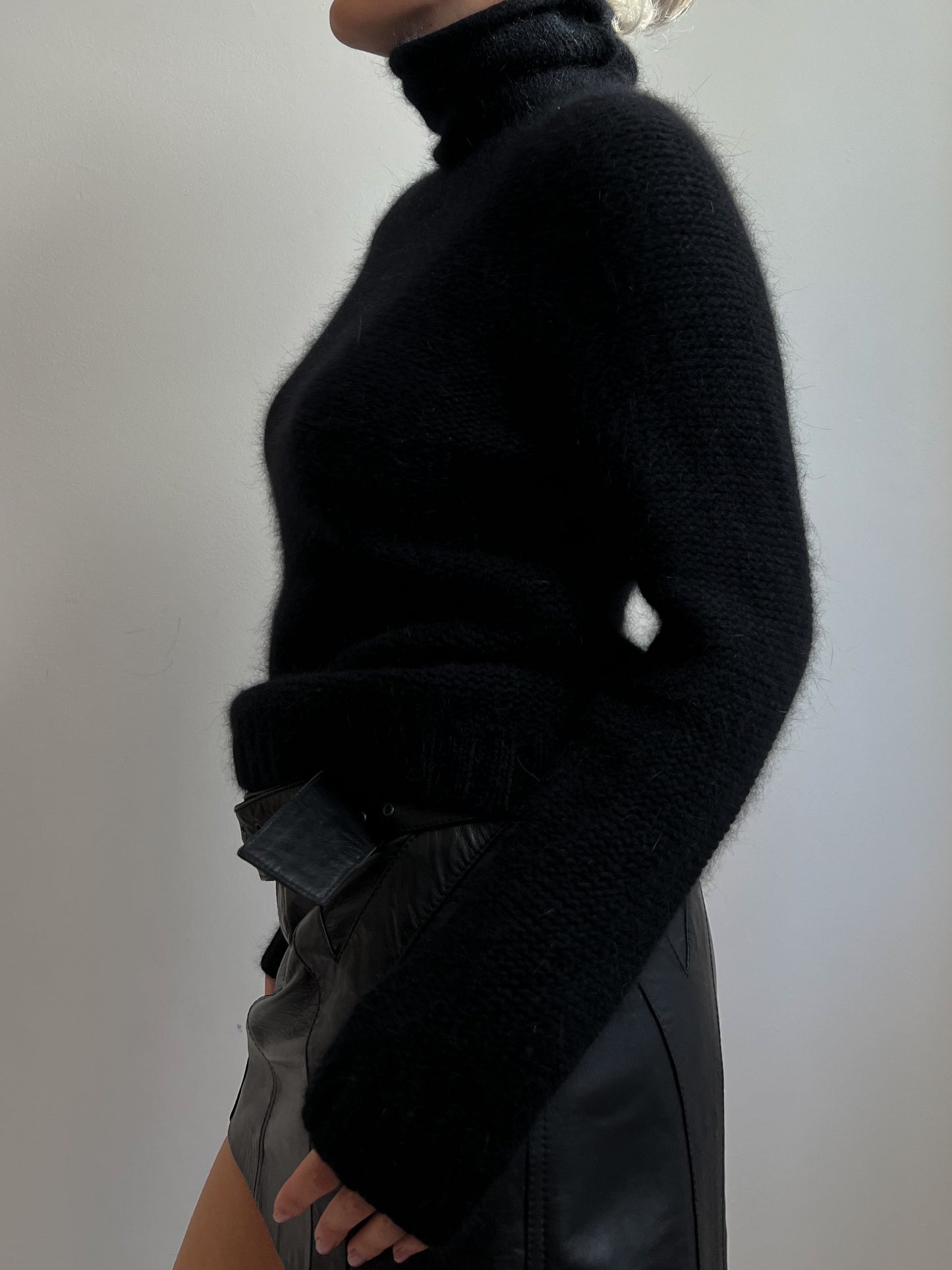 Vintage lambswool and angora black turtleneck pull