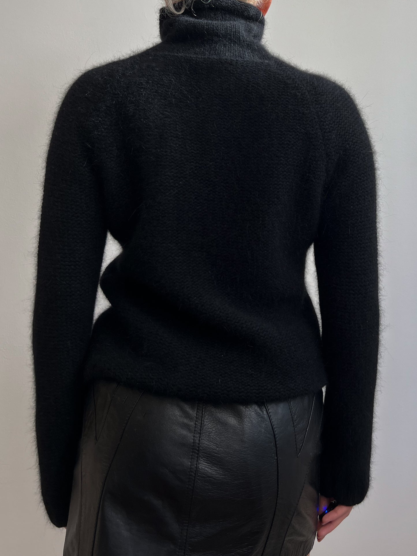 Vintage lambswool and angora black turtleneck pull