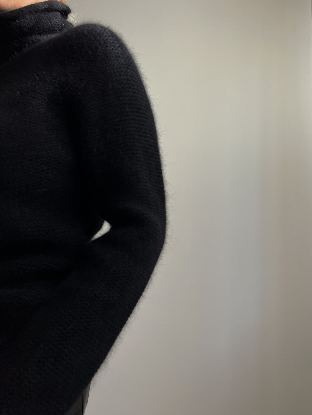 Vintage lambswool and angora black turtleneck pull