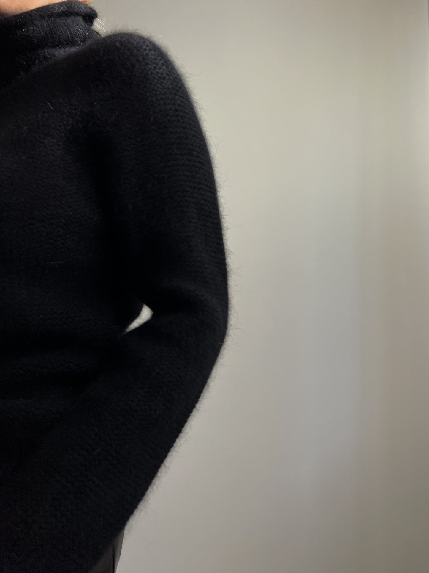 Vintage lambswool and angora black turtleneck pull