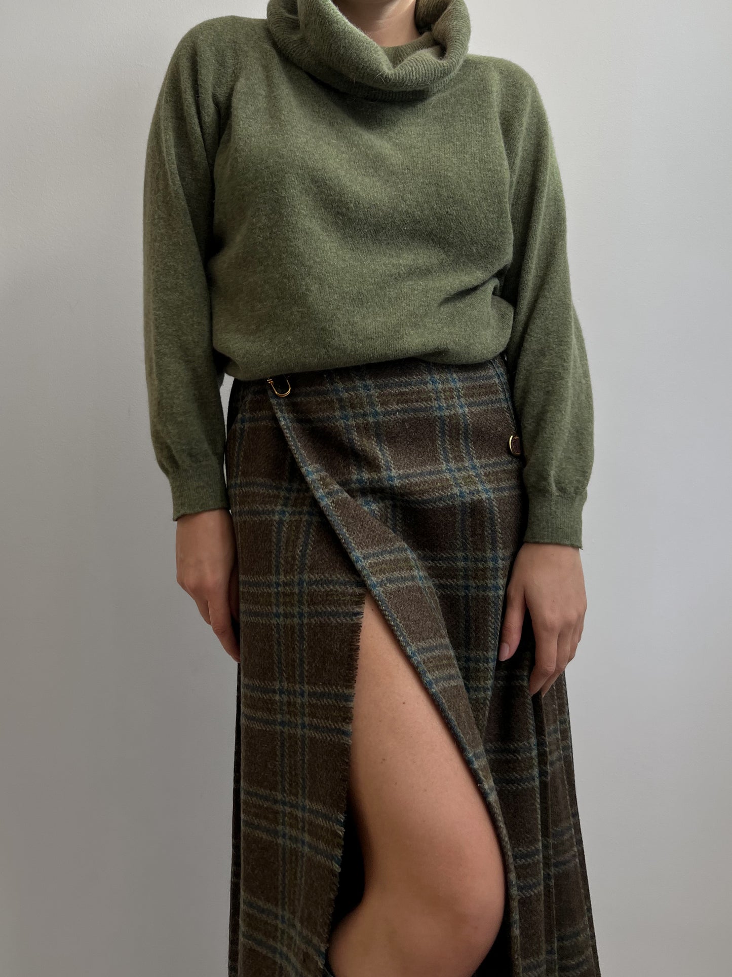 Vintage wool and angora green pull