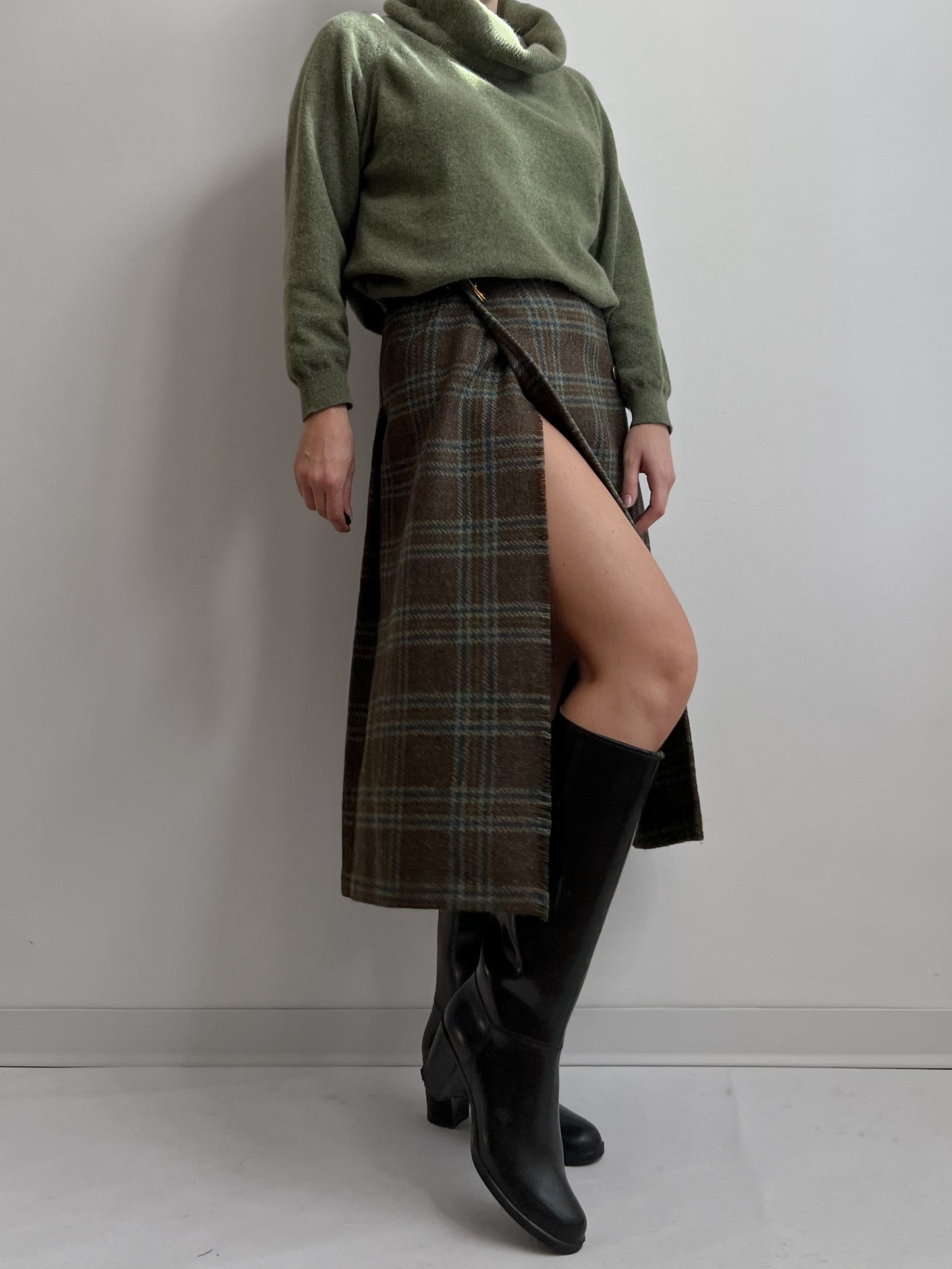 Vintage pure virgin wool pleated tartan midi skirt