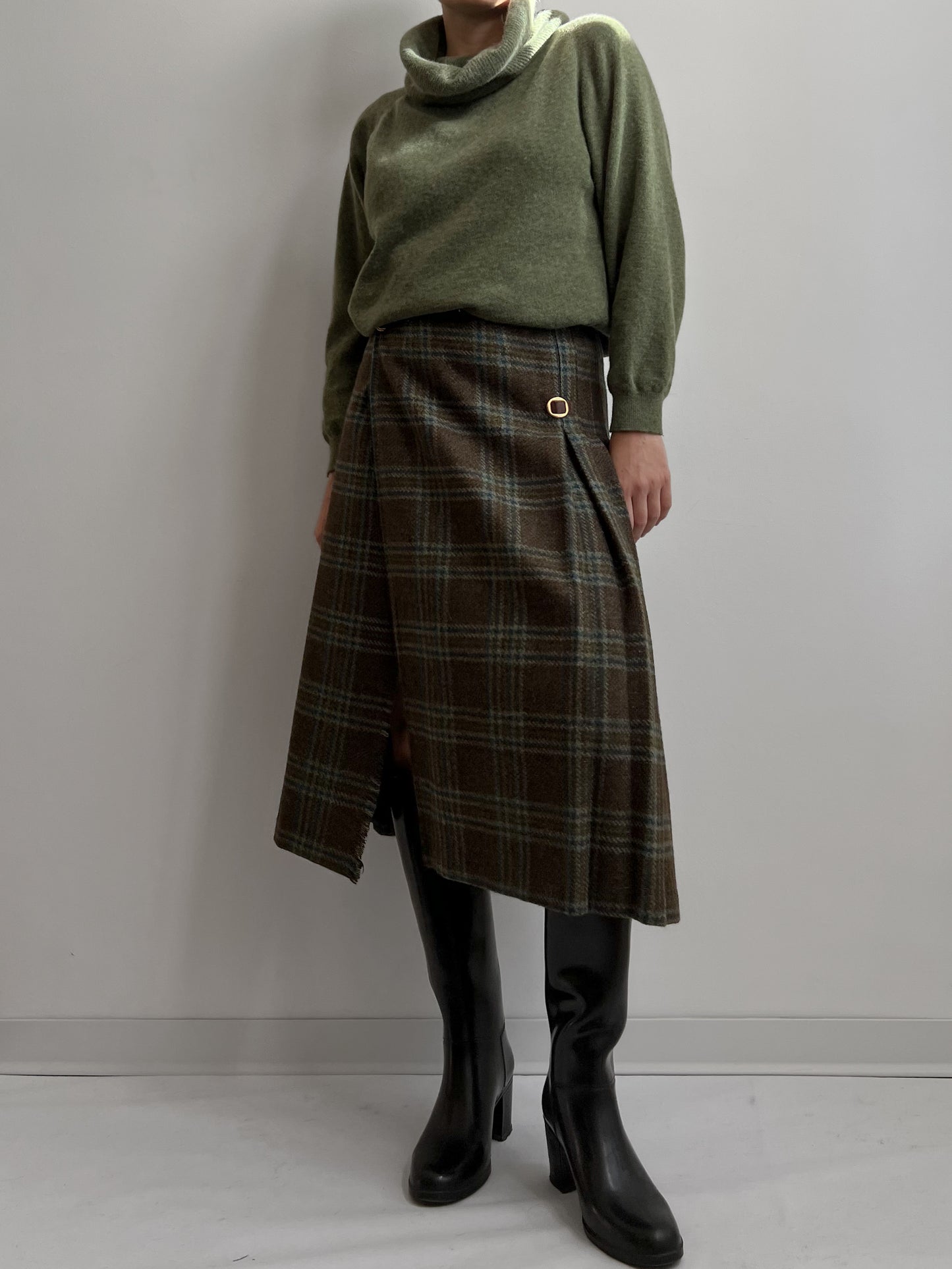 Vintage pure virgin wool pleated tartan midi skirt