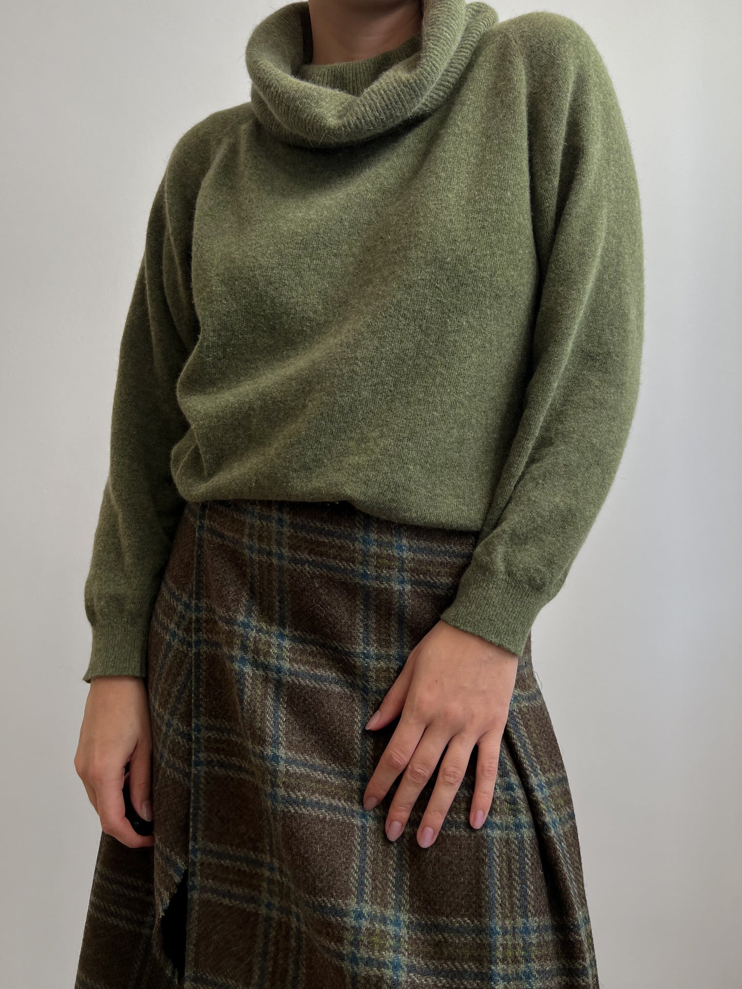 Vintage wool and angora green pull