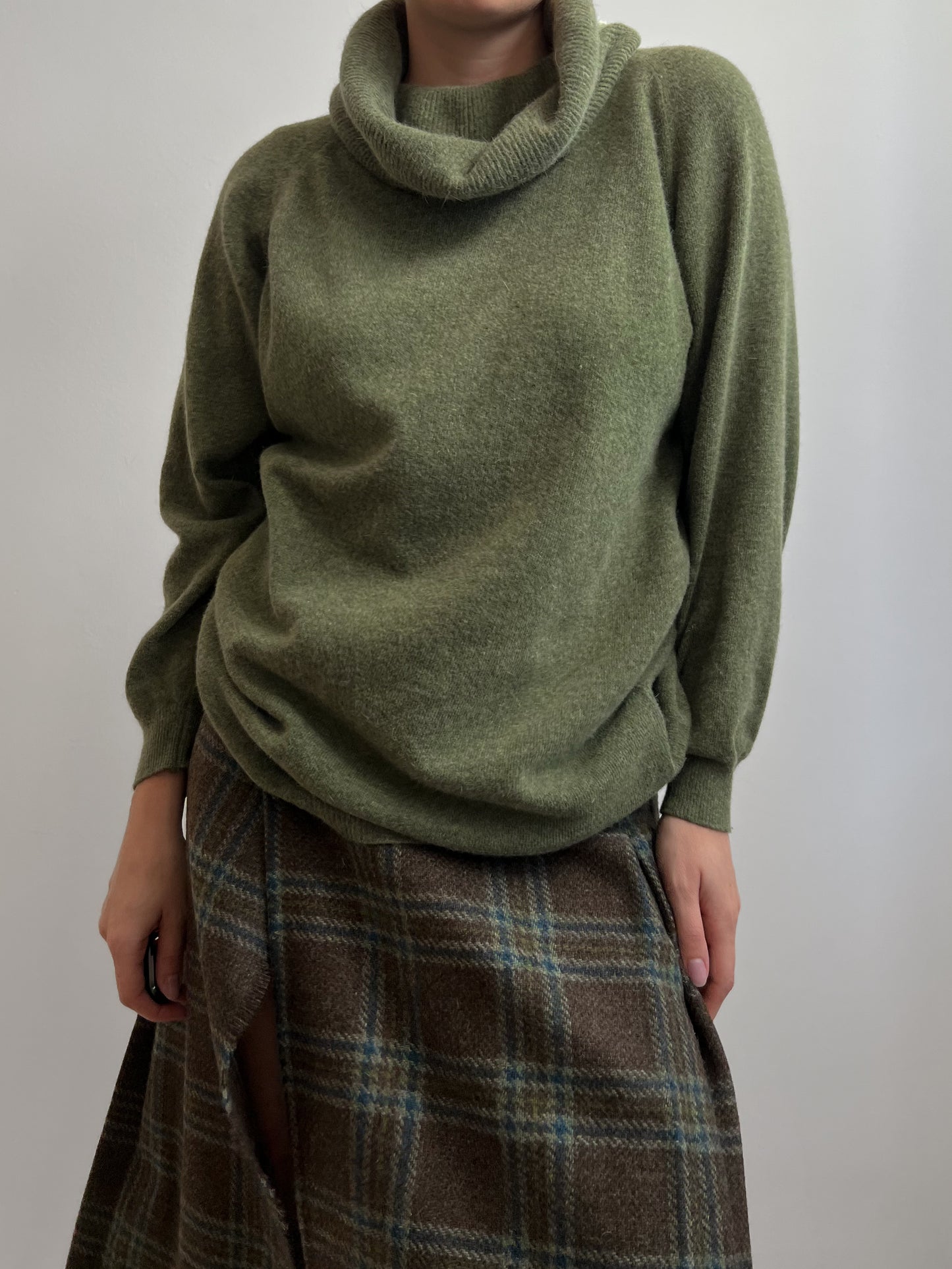 Vintage wool and angora green pull