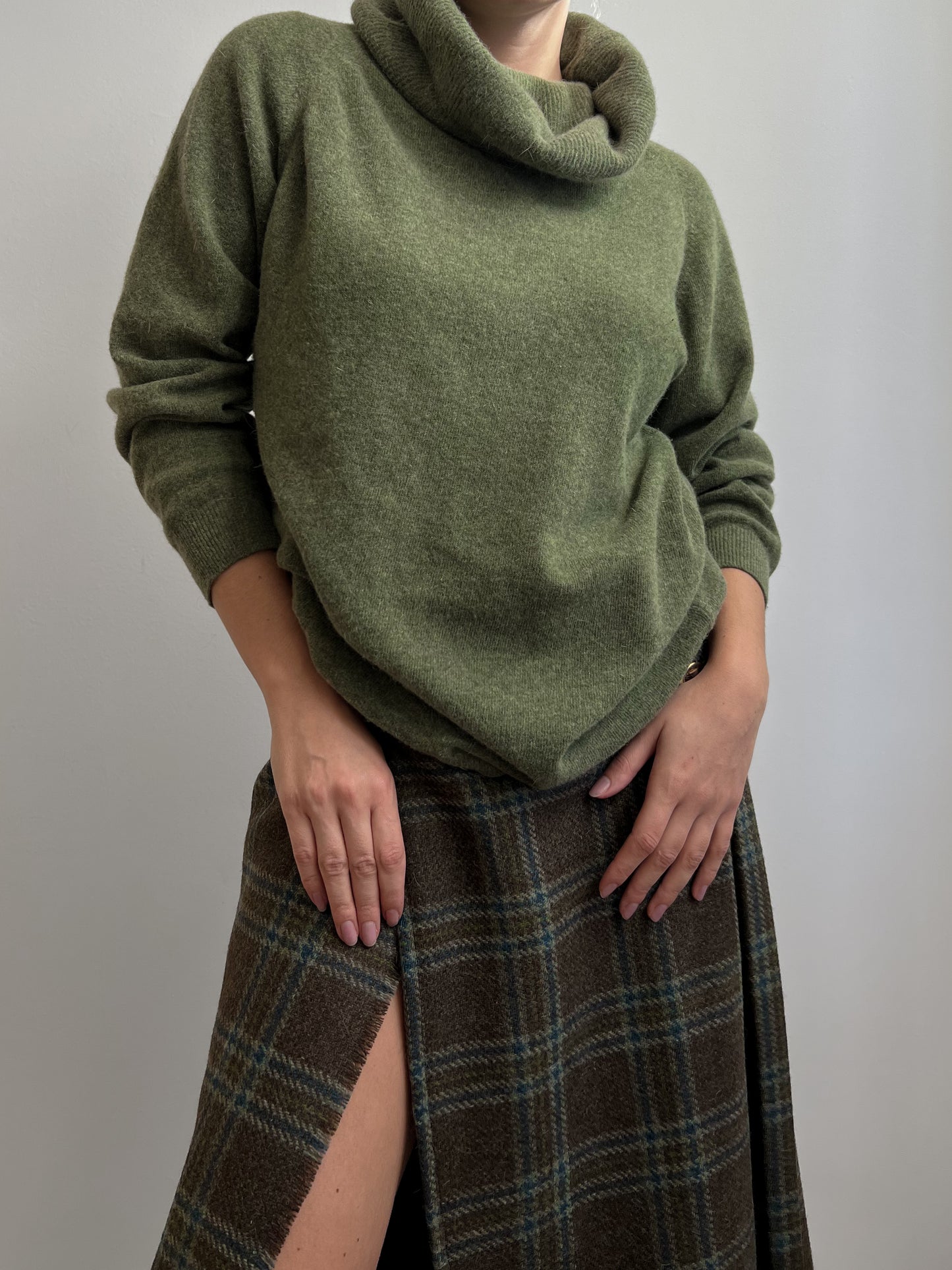 Vintage wool and angora green pull