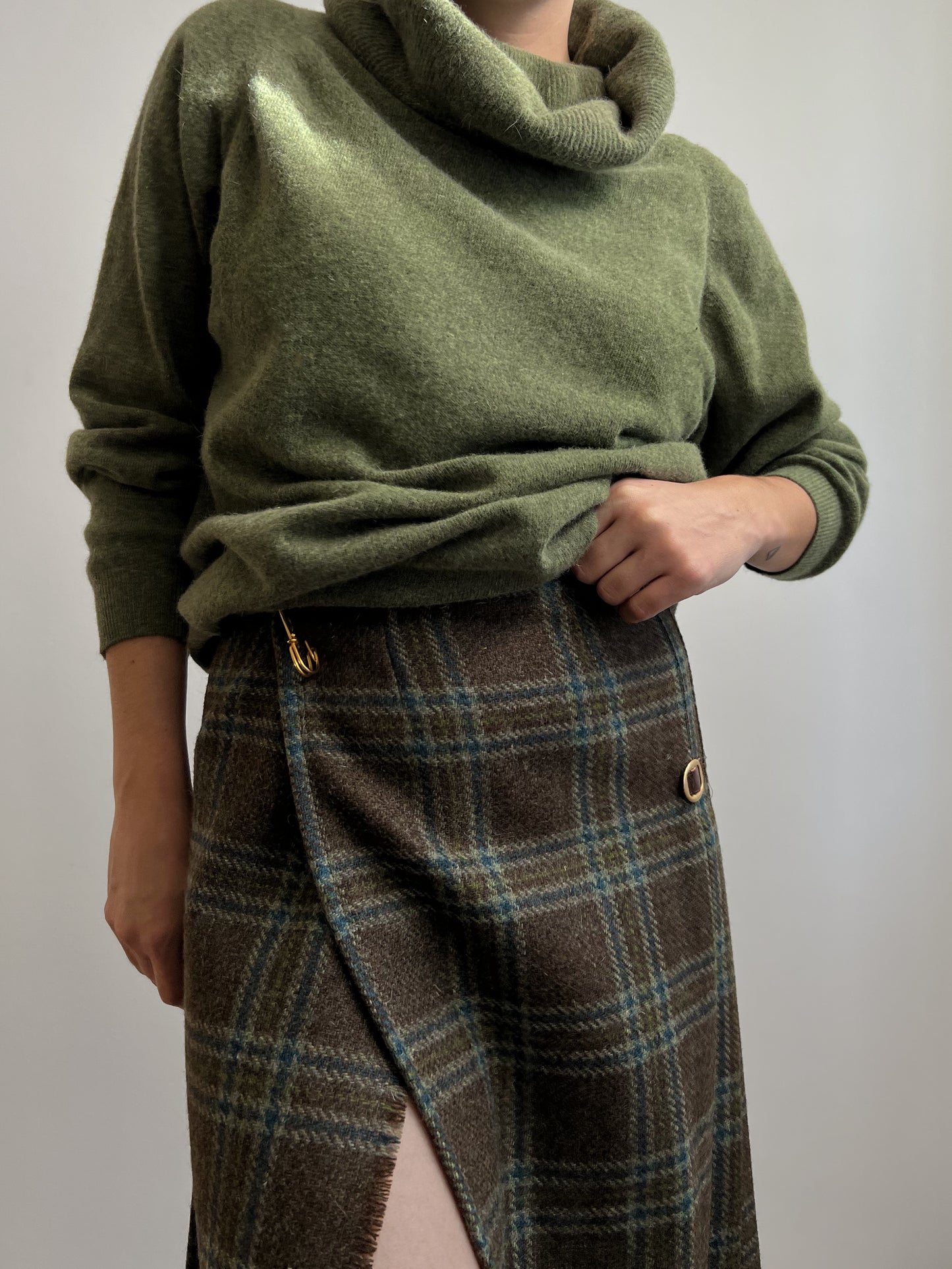 Vintage wool and angora green pull