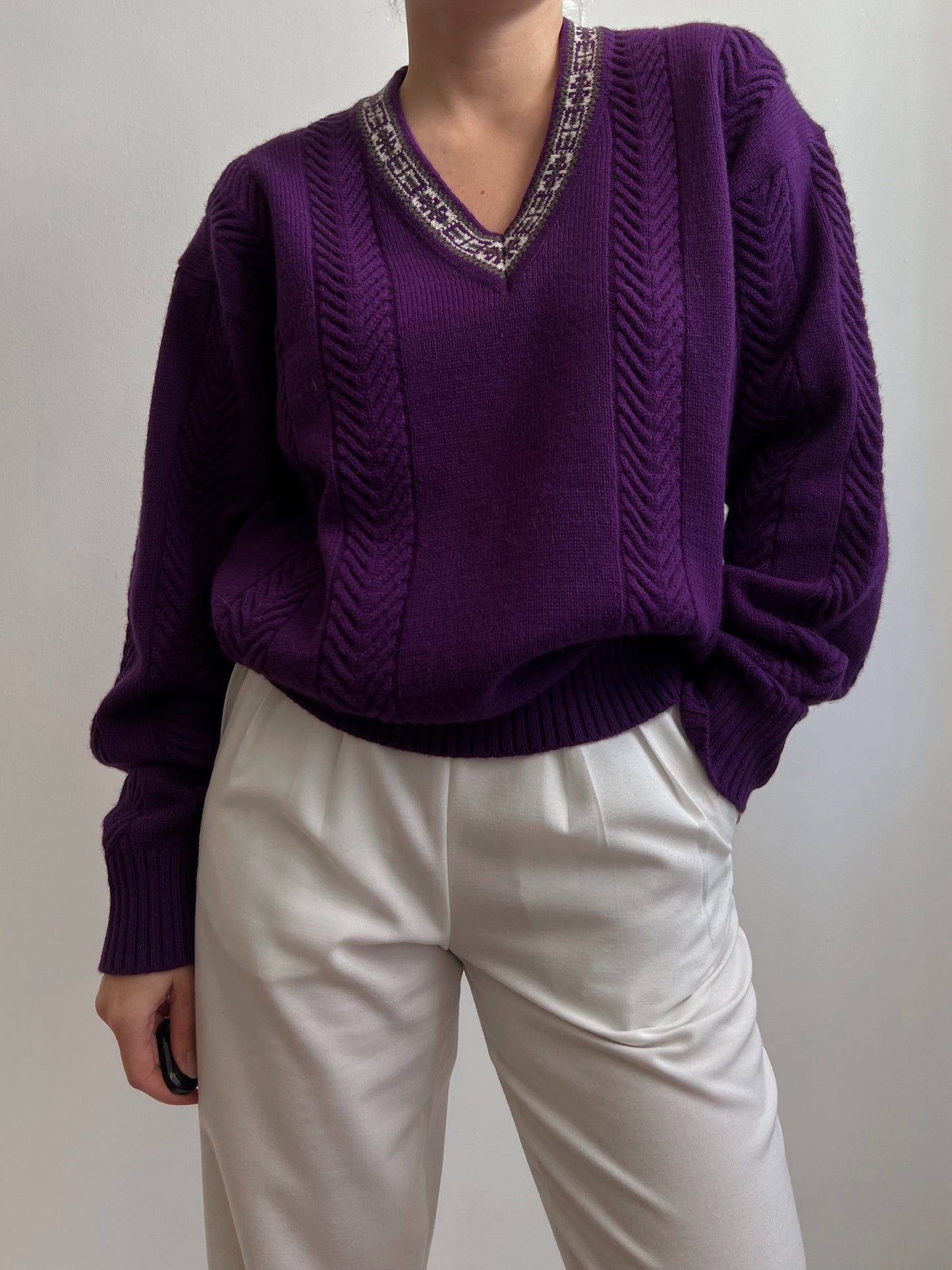 Vintage pure wool v-neck purple pull