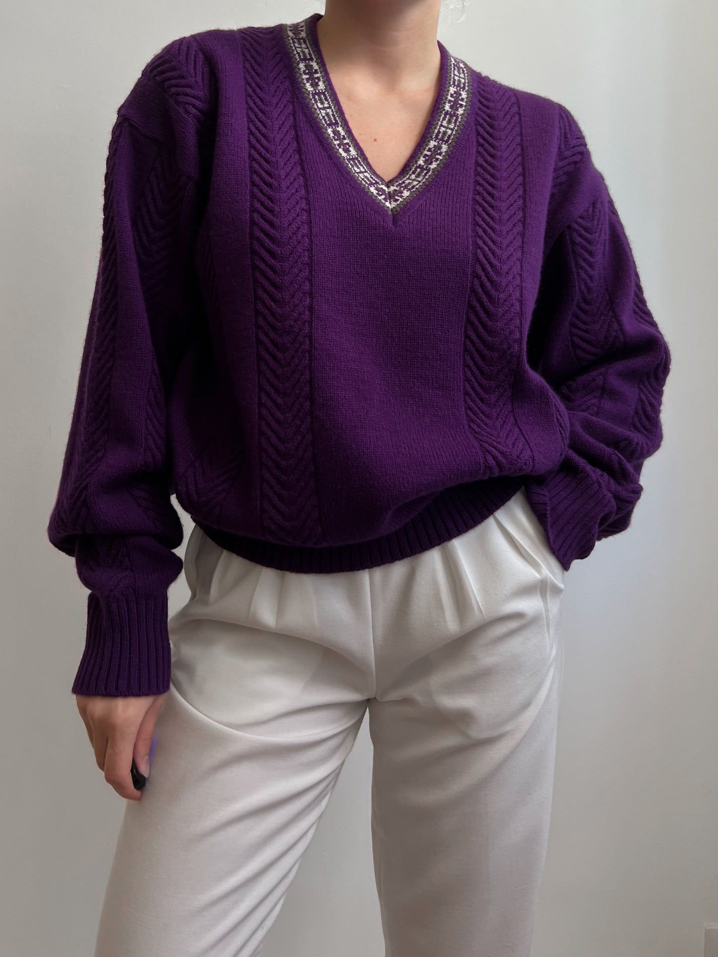 Vintage pure wool v-neck purple pull