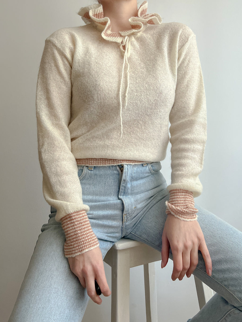 Maglione panna con volant