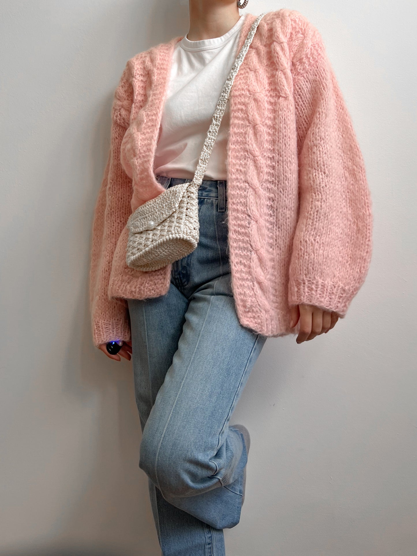 Cardigan rosa fatto a mano