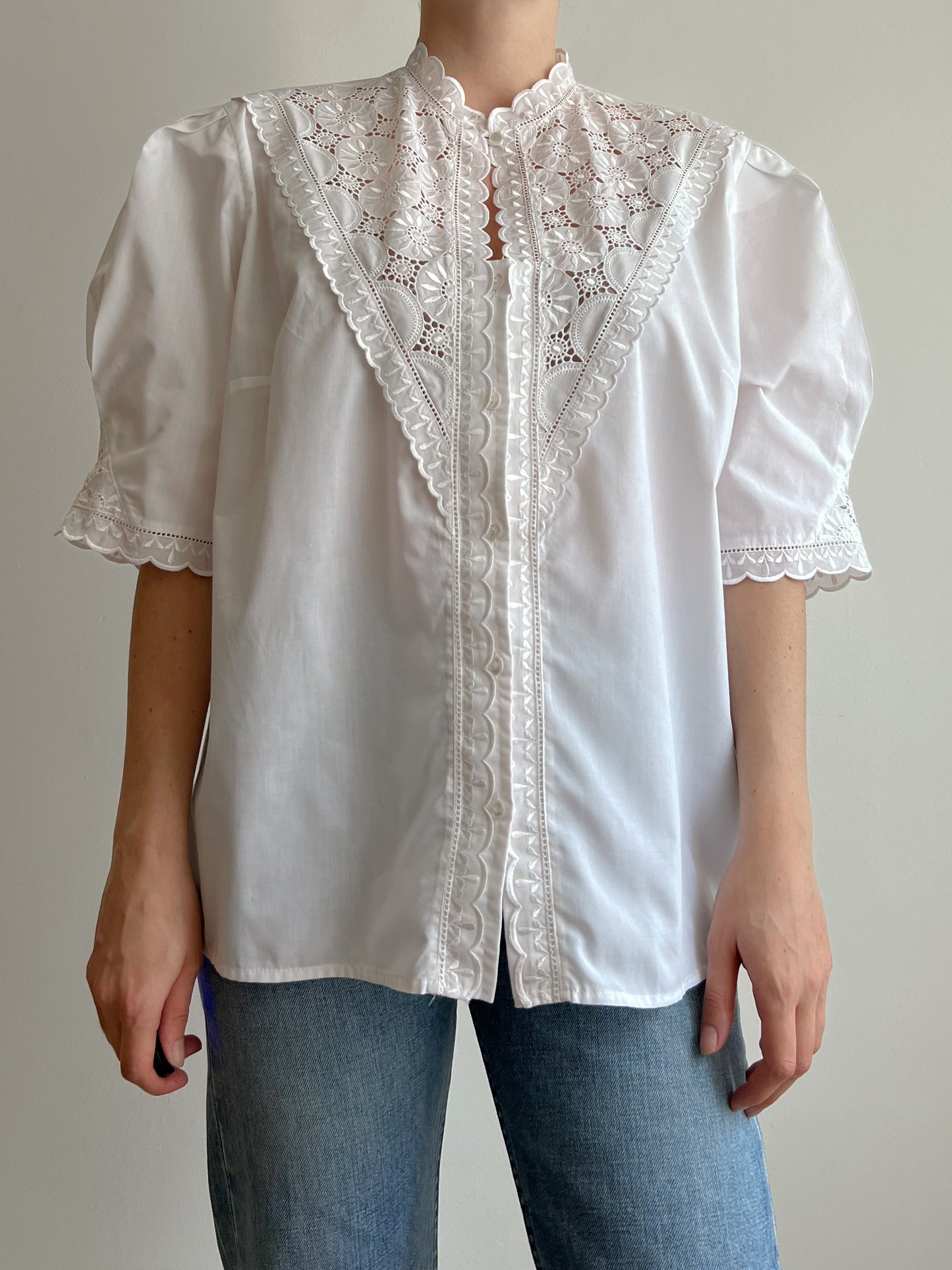 Camicia con ricami austriaca