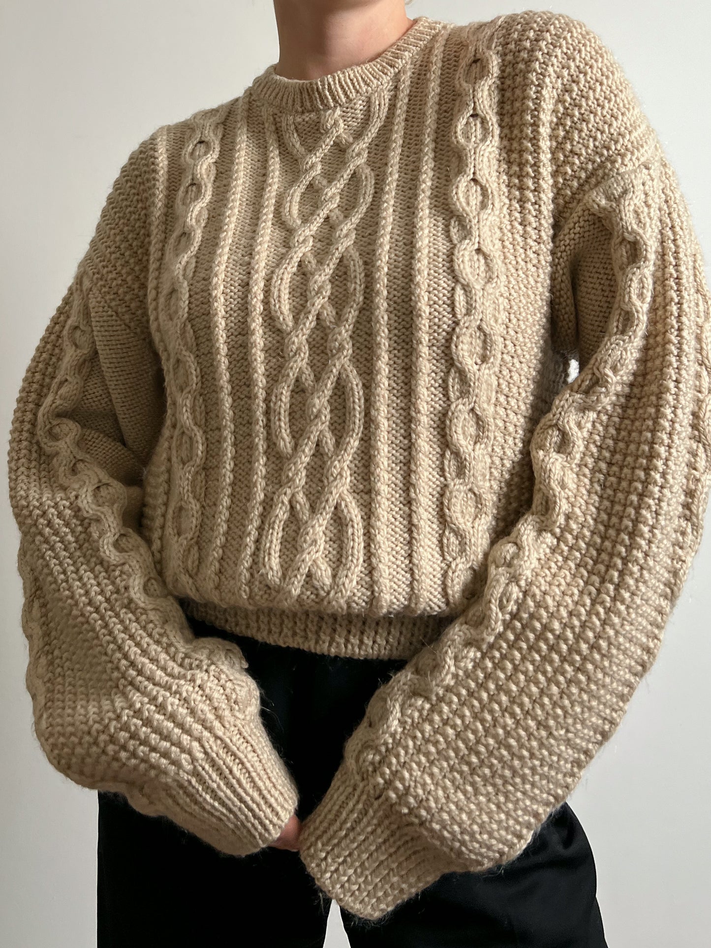 Pure wool embroidered beige pull